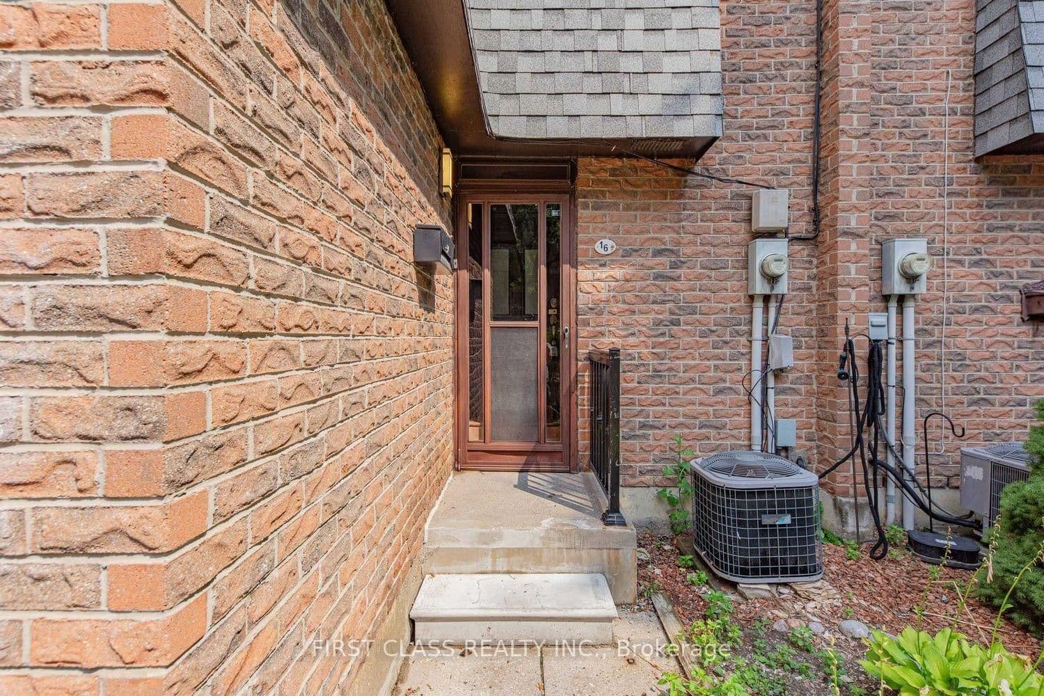 16 Woodglen Way, Unit 8 - Image 2