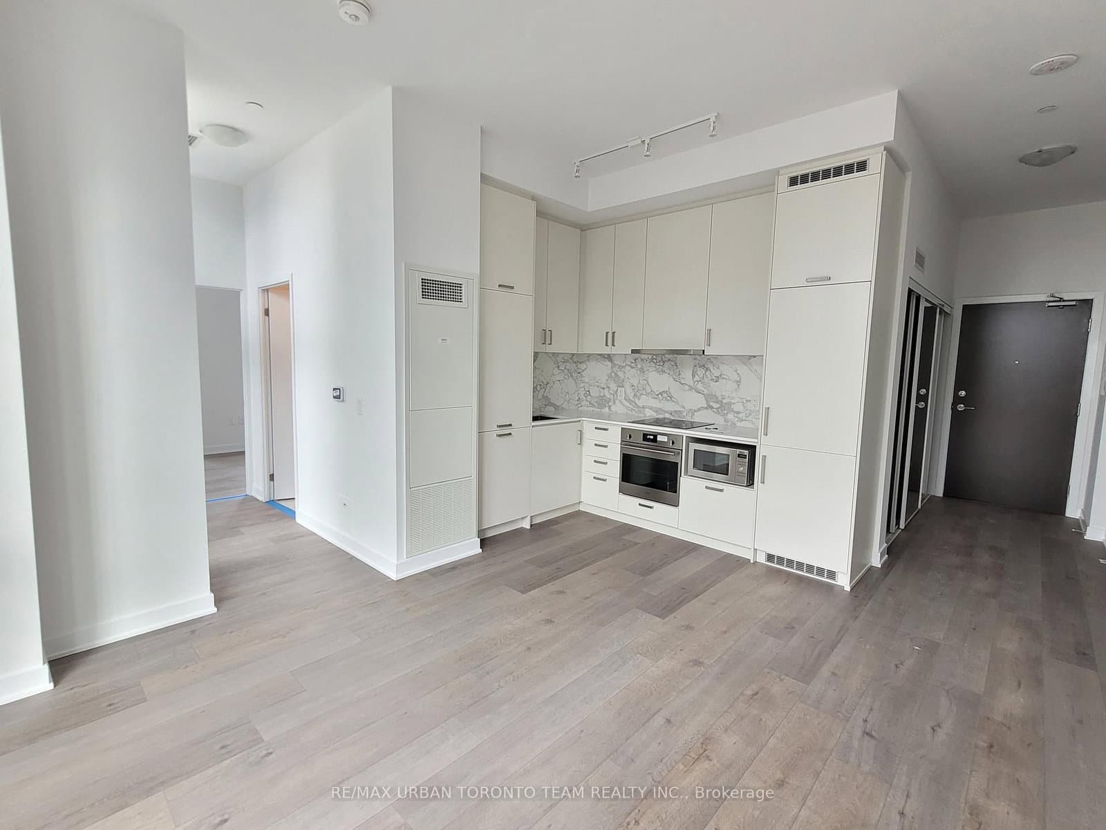 60 Honeycrisp Crescent, Unit 207 - Image 2