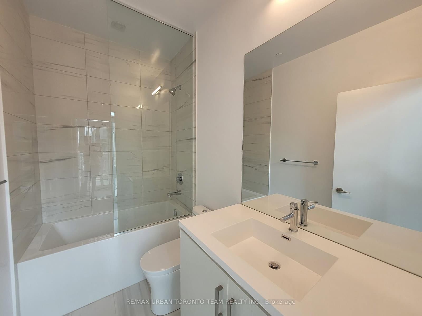 60 Honeycrisp Crescent, Unit 207 - Image 6