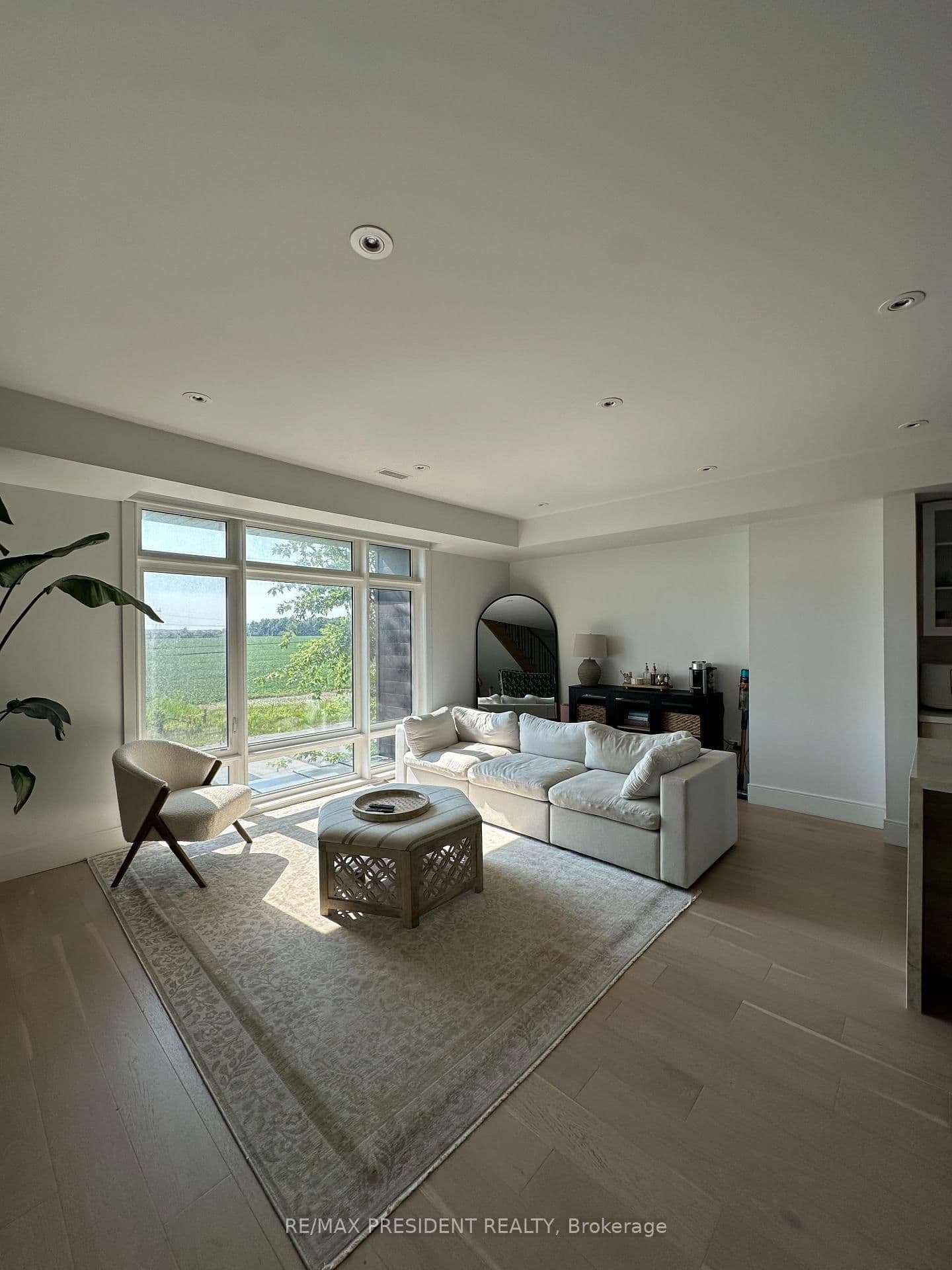 63 Holyrood Crescent - Image 5