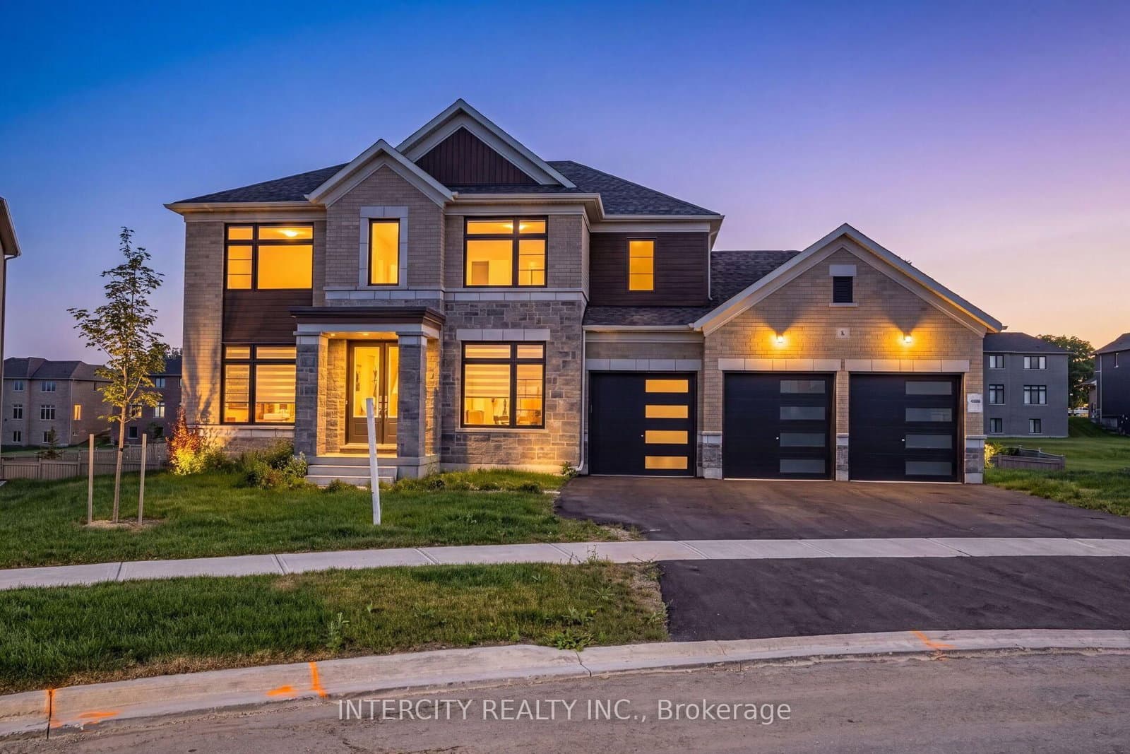 8 Elderberry Way - Image 1