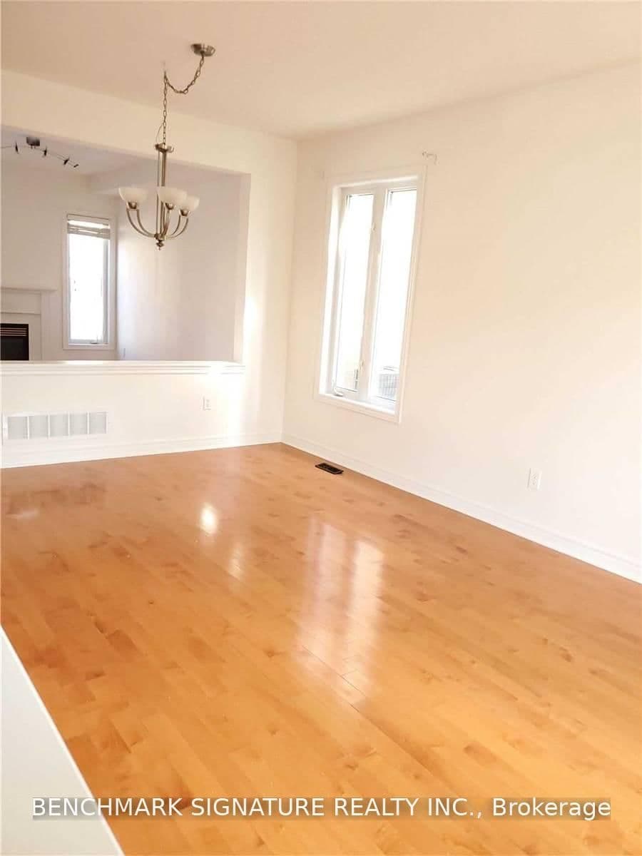 267 Hammersly Boulevard - Image 3