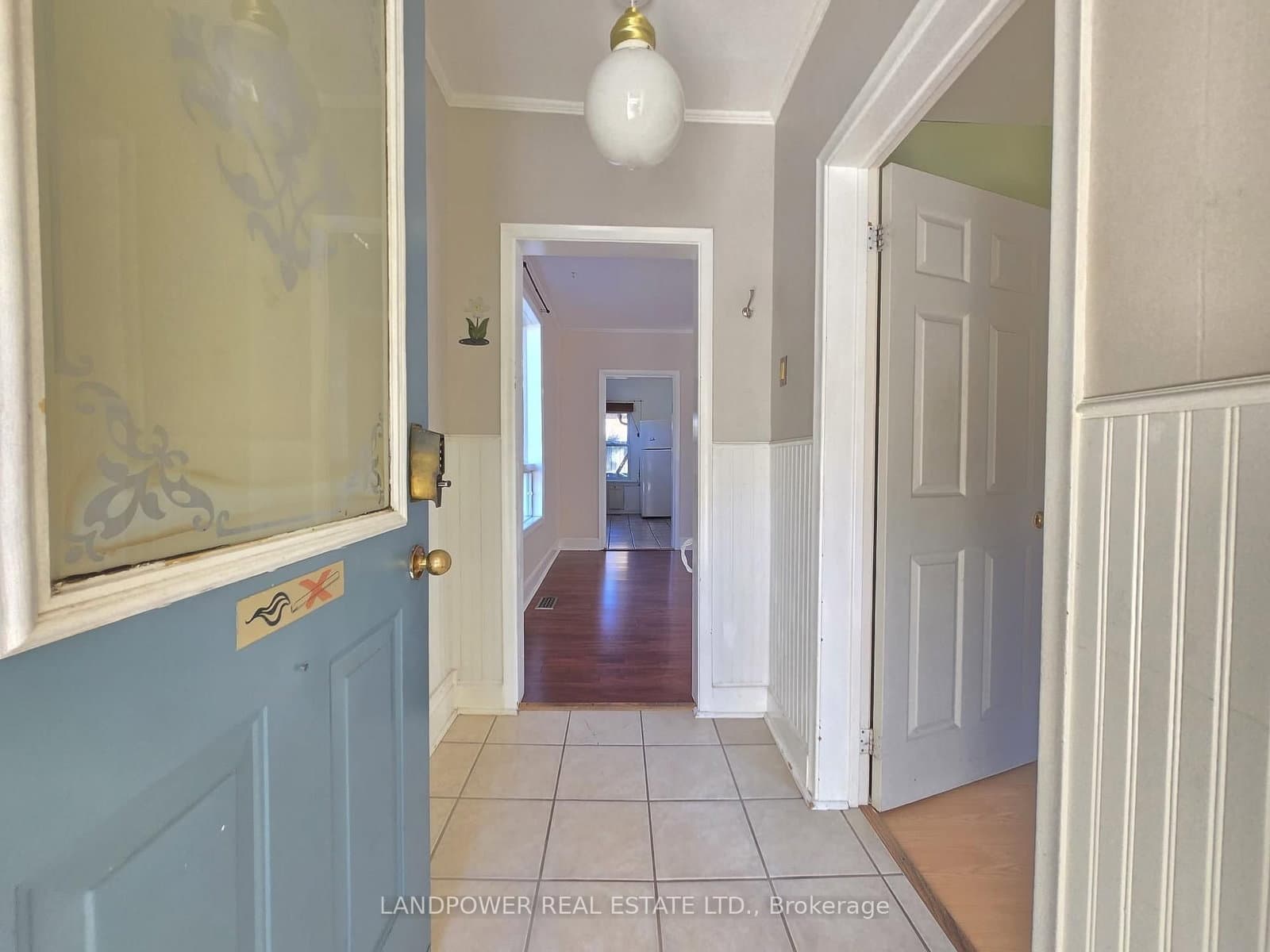 451 Ontario Street, Unit Main Floor - Image 2