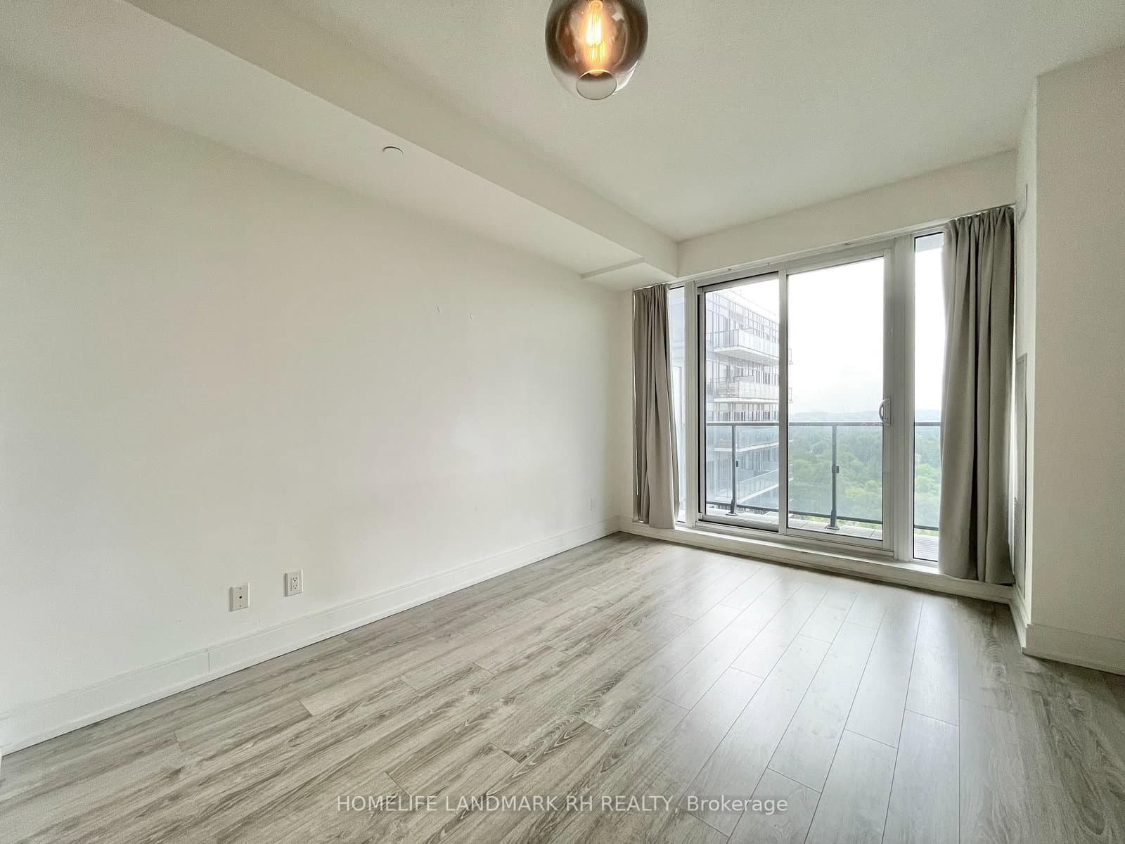 9600 Yonge Street, Unit 1607 - Image 2