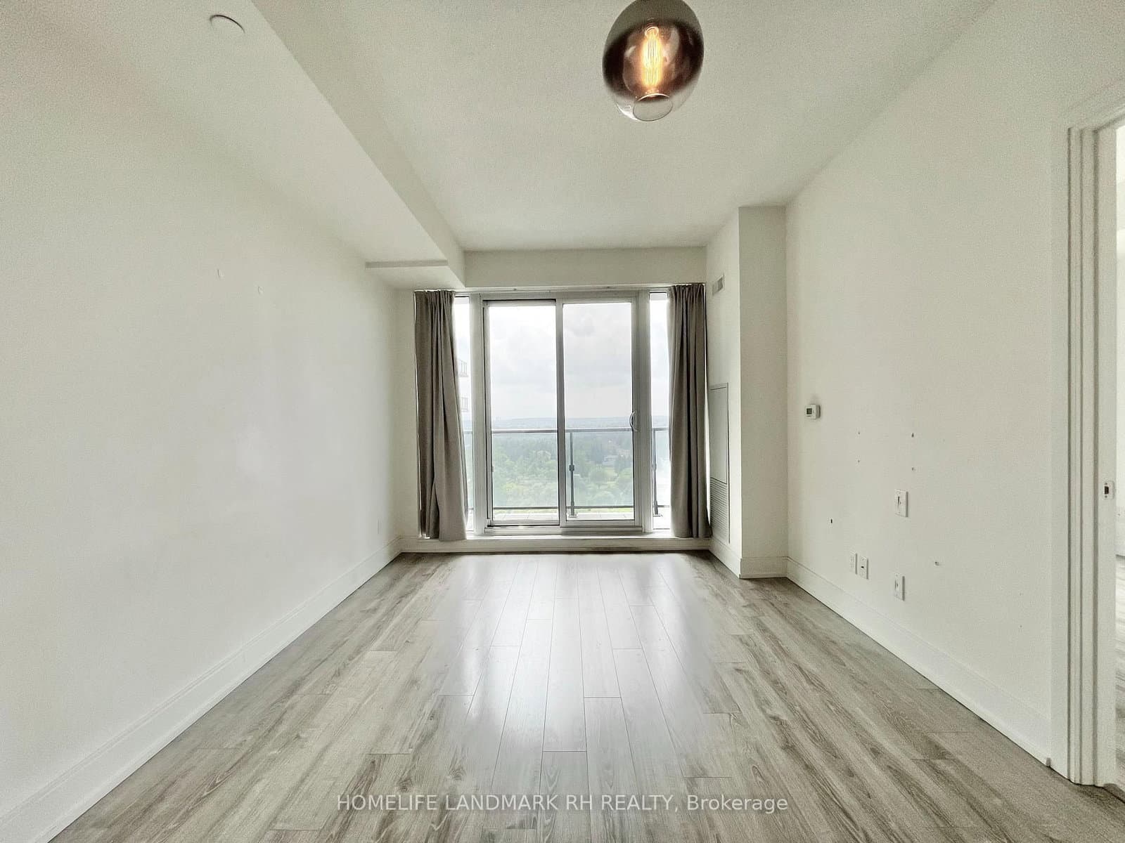9600 Yonge Street, Unit 1607 - Image 3