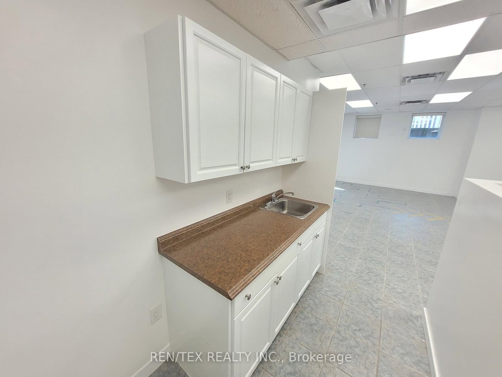 9565 Weston Road, Unit L01 - Image 6