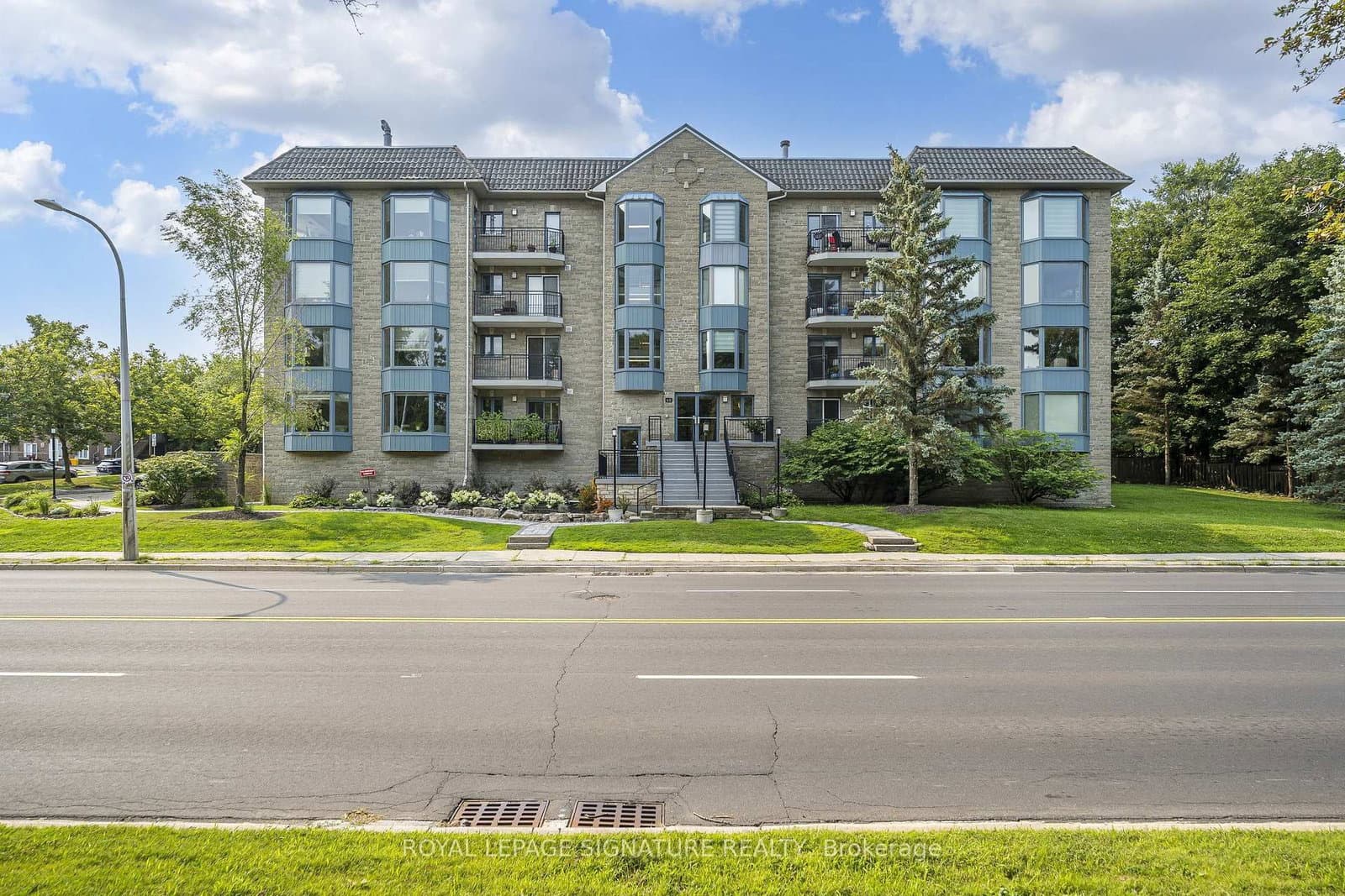 85 Wellington Street W, Unit 204 - Image 2