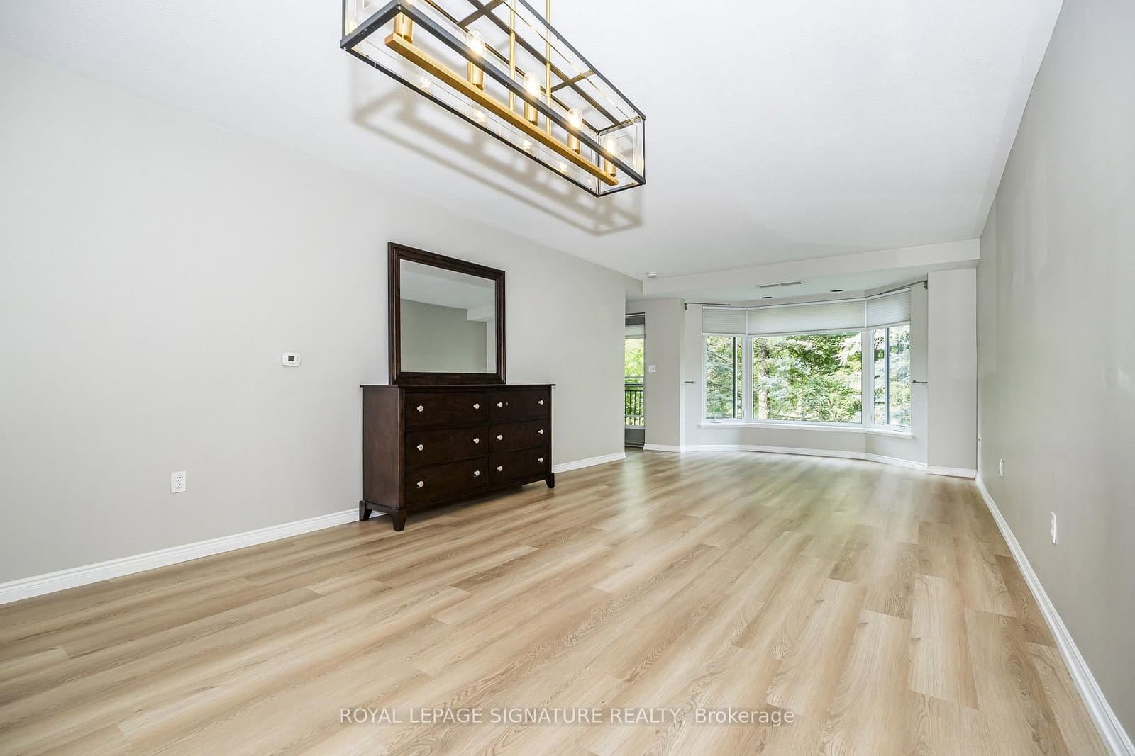 85 Wellington Street W, Unit 204 - Image 6