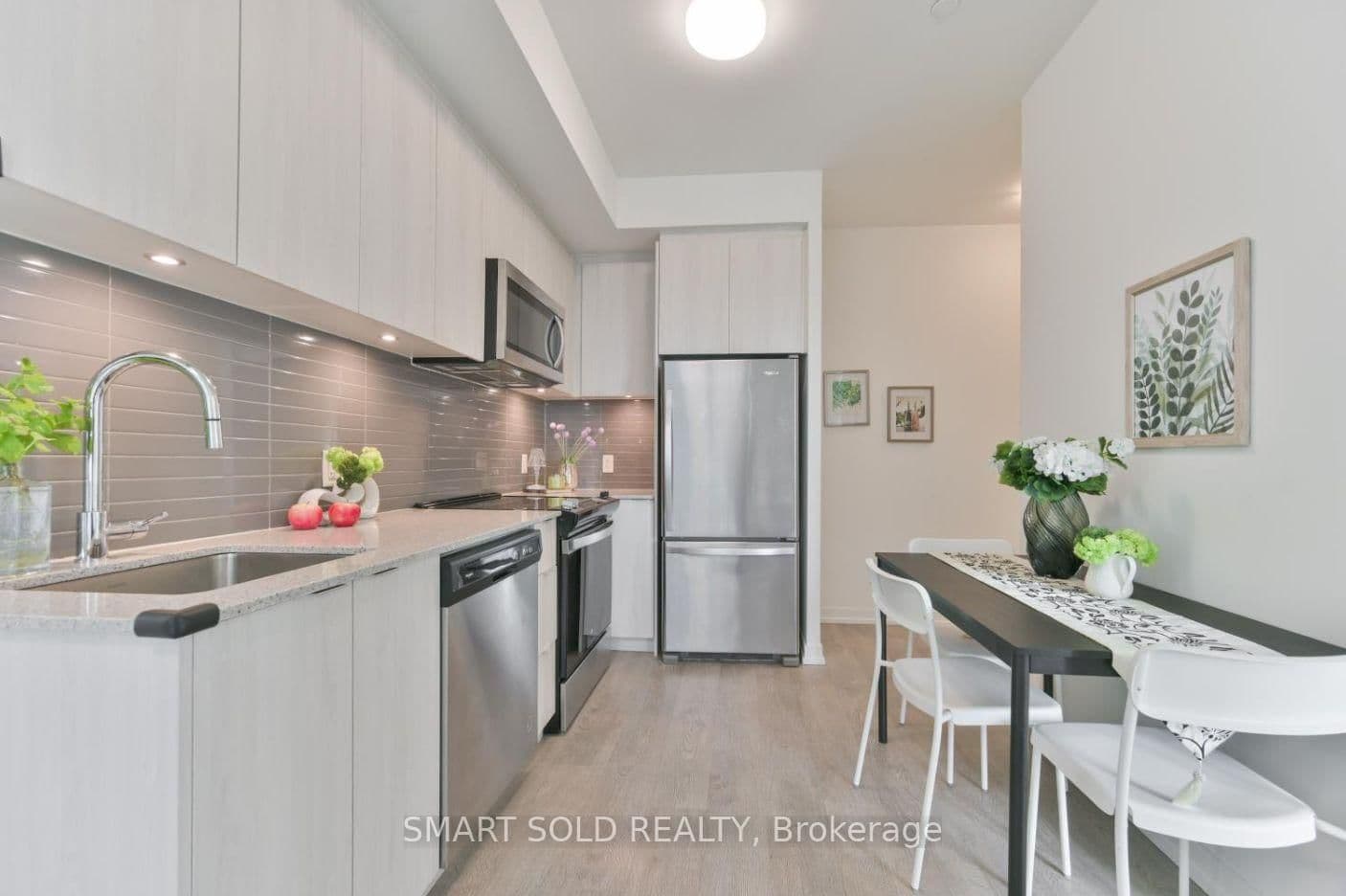 8868 Yonge Street, Unit 909E - Image 3
