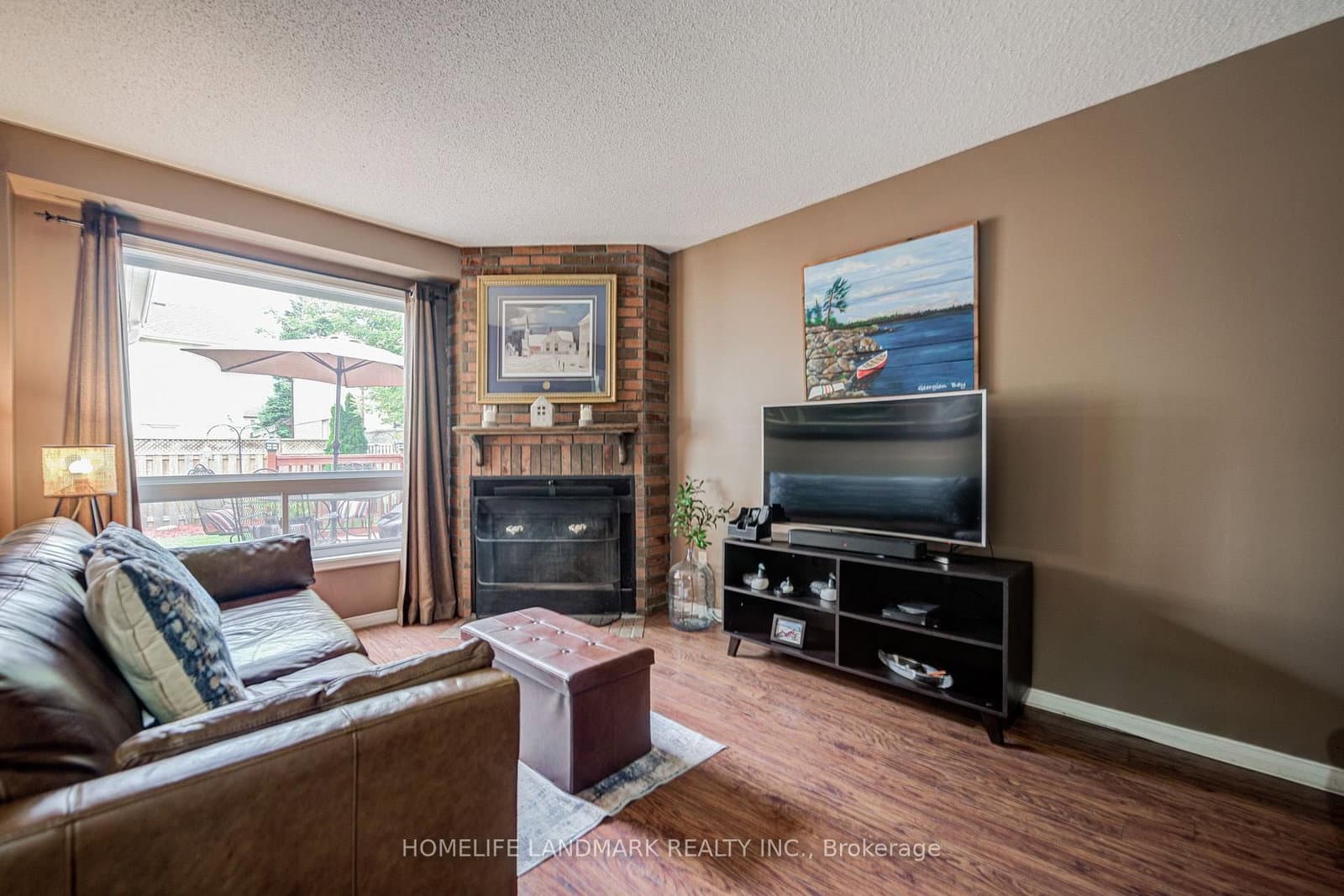 8 Closs Square - Image 3