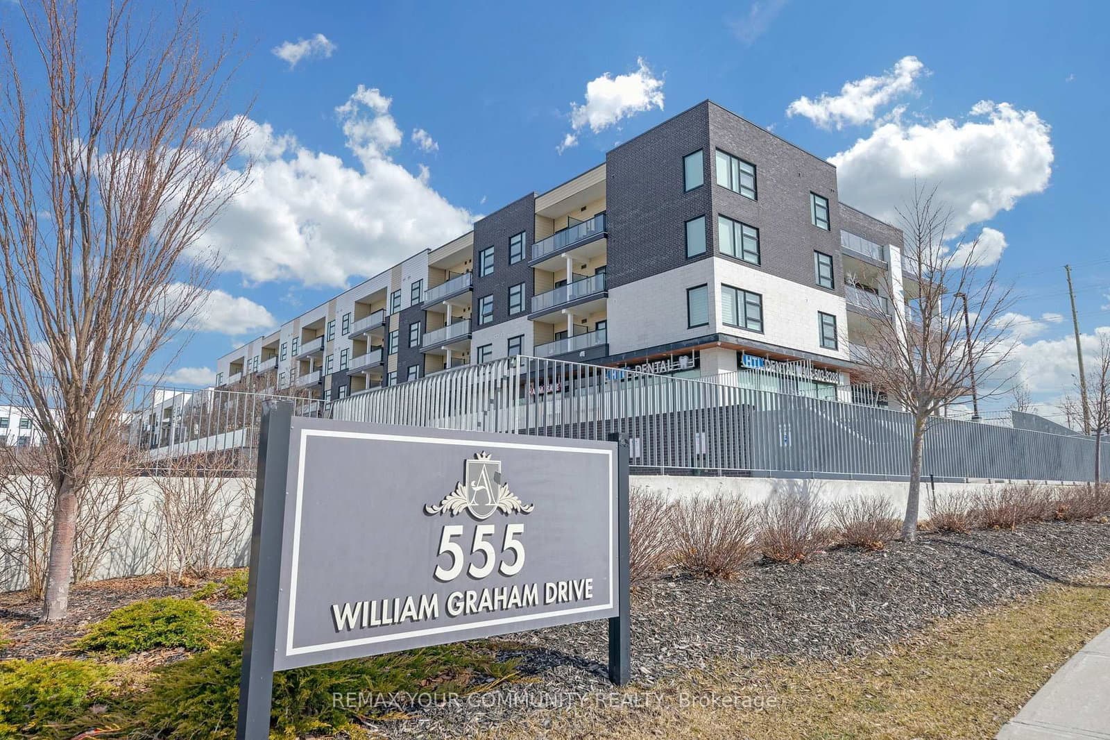 #PH401 - 555 William Graham Drive