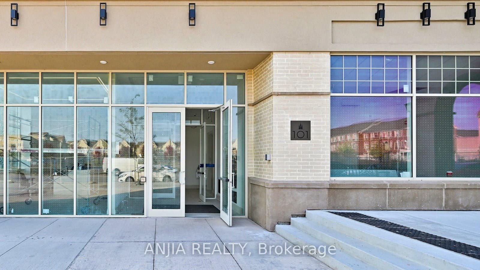 101 Cathedral High Street, Unit 303 - Image 3