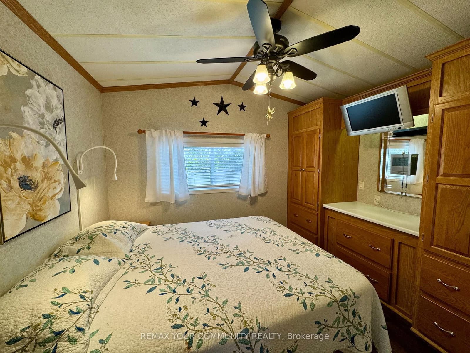 285 Crydermans Side Road, Unit 323 - Image 6