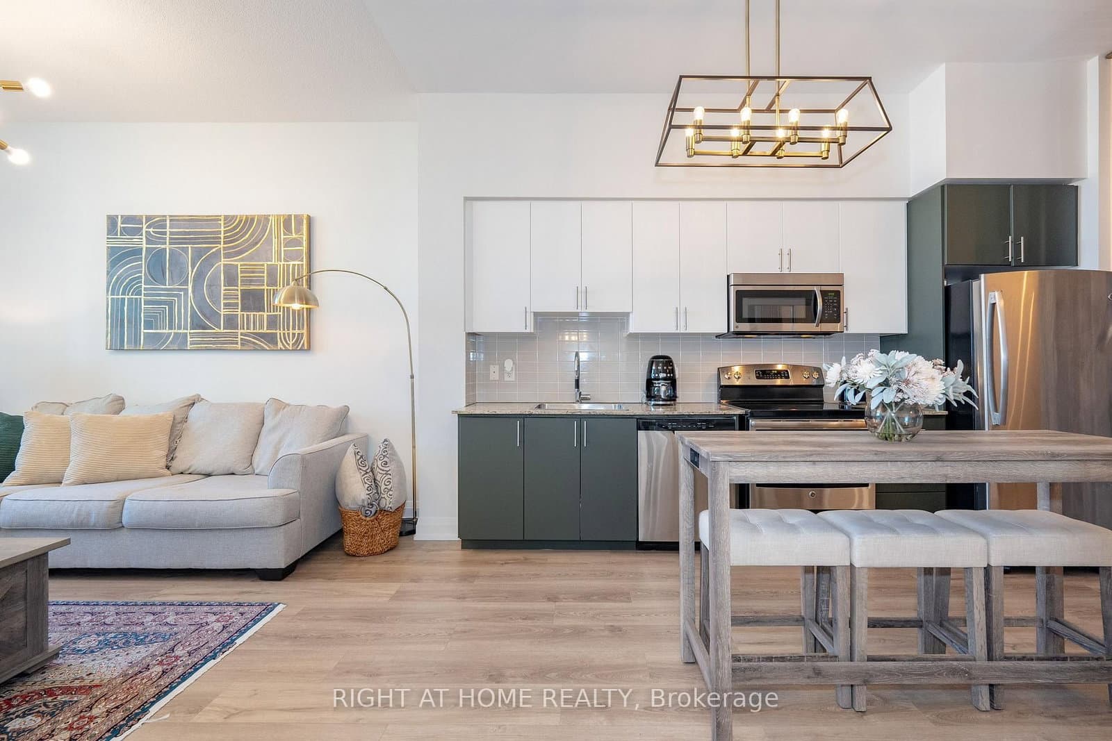#306 - 7171 Yonge Street