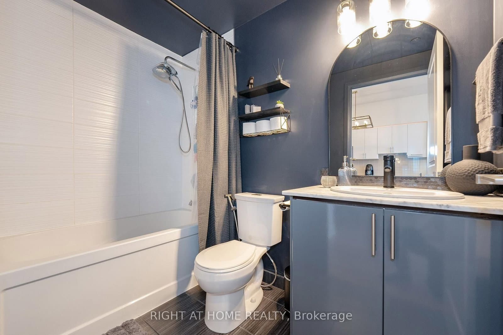 7171 Yonge Street, Unit 306 - Image 6