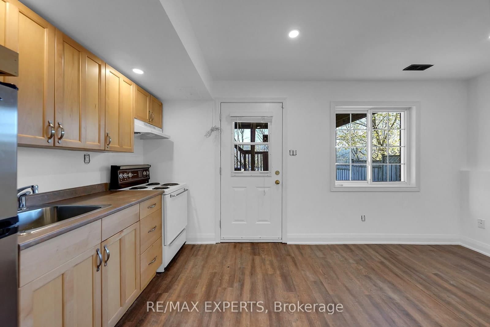97 Franklin Street, Unit Basement - Image 4