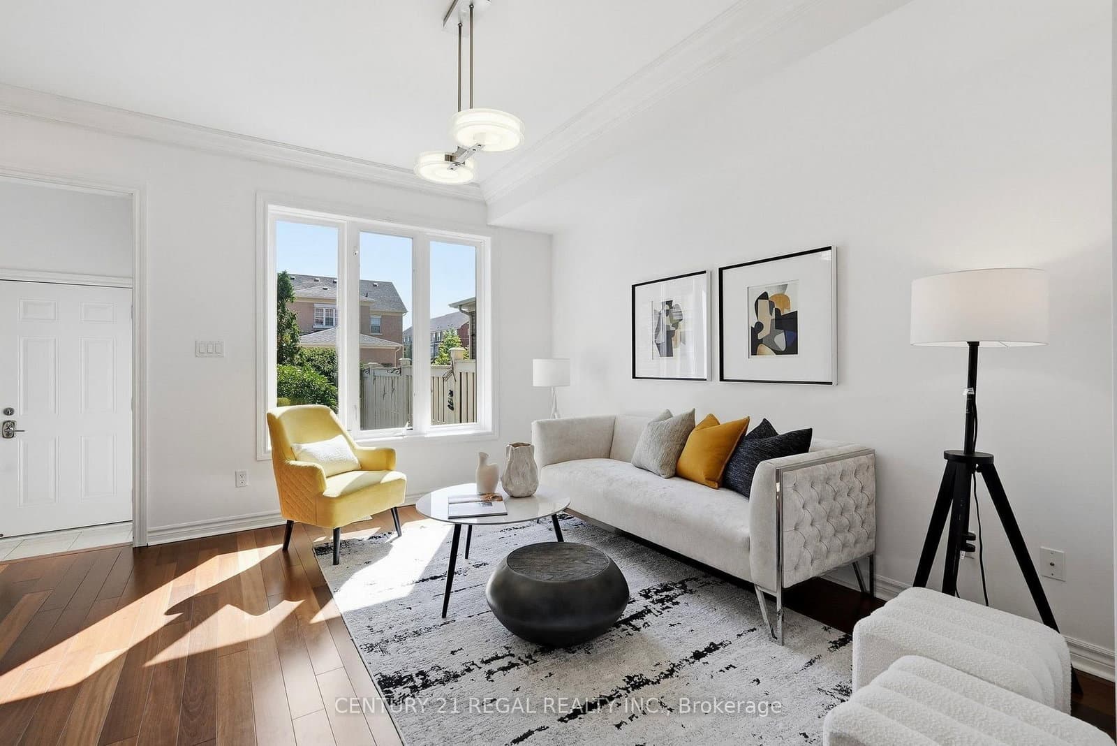 10461 Woodbine Avenue - Image 2