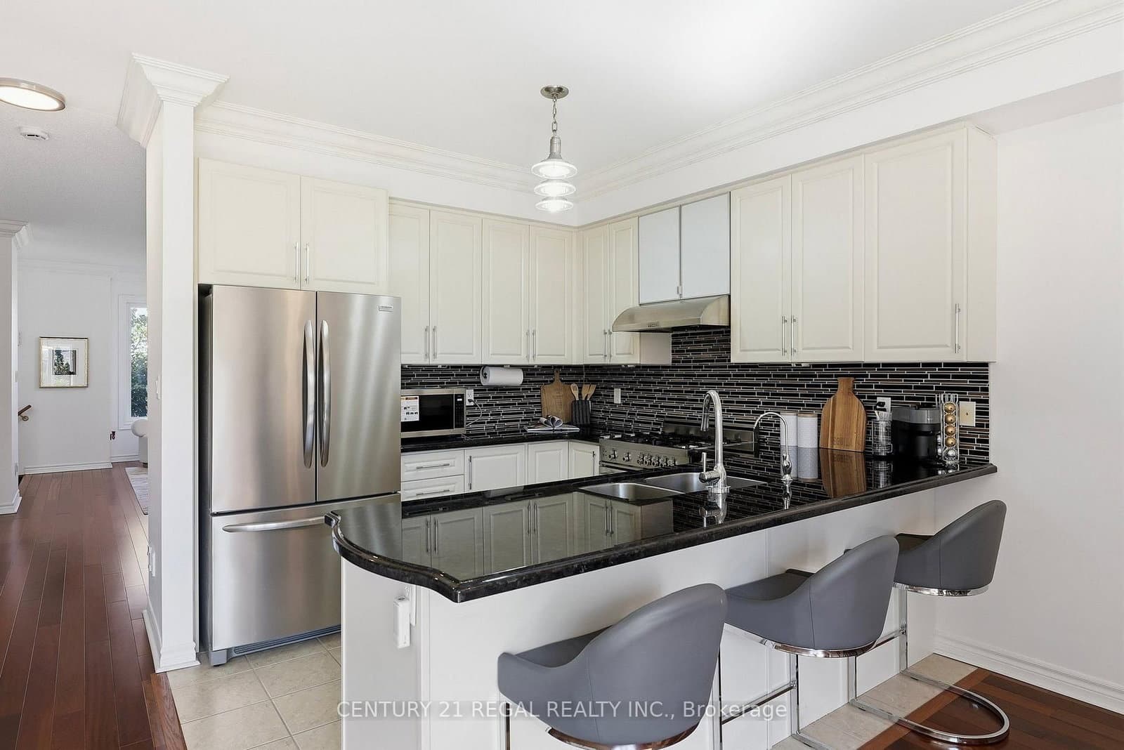 10461 Woodbine Avenue - Image 4