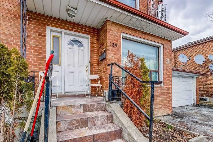 124 Major Mackenzie Drive E, Unit Main - Image 1
