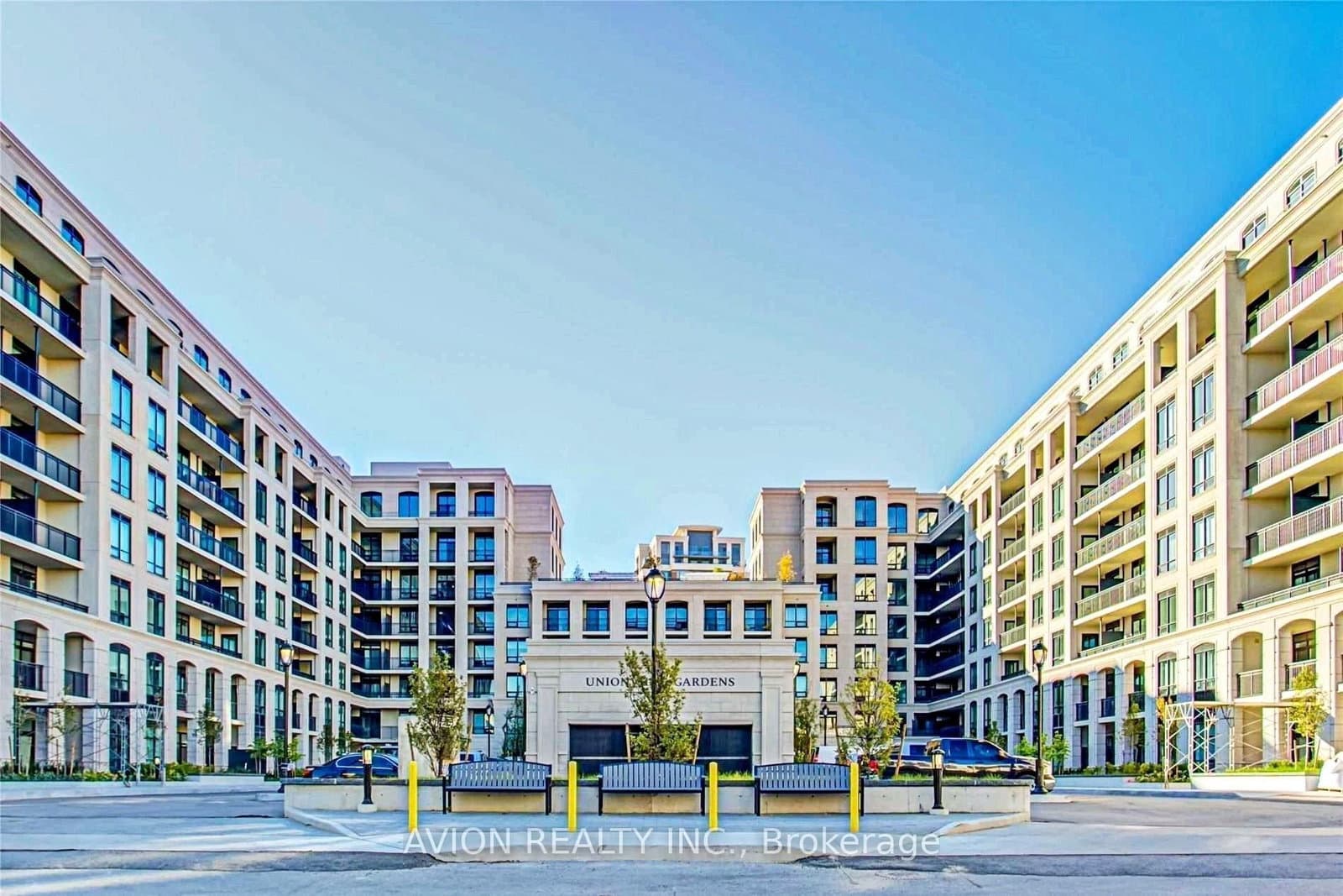 268 Buchanan Drive, Unit 327W - Image 1
