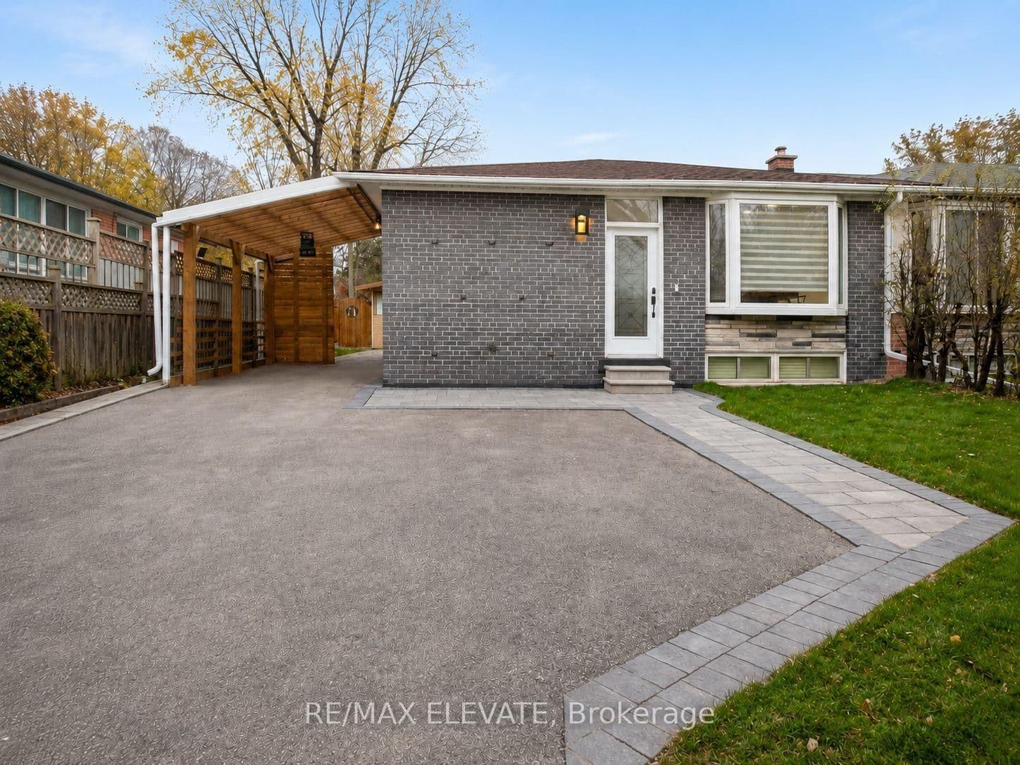 302 Demaine Crescent - Image 1