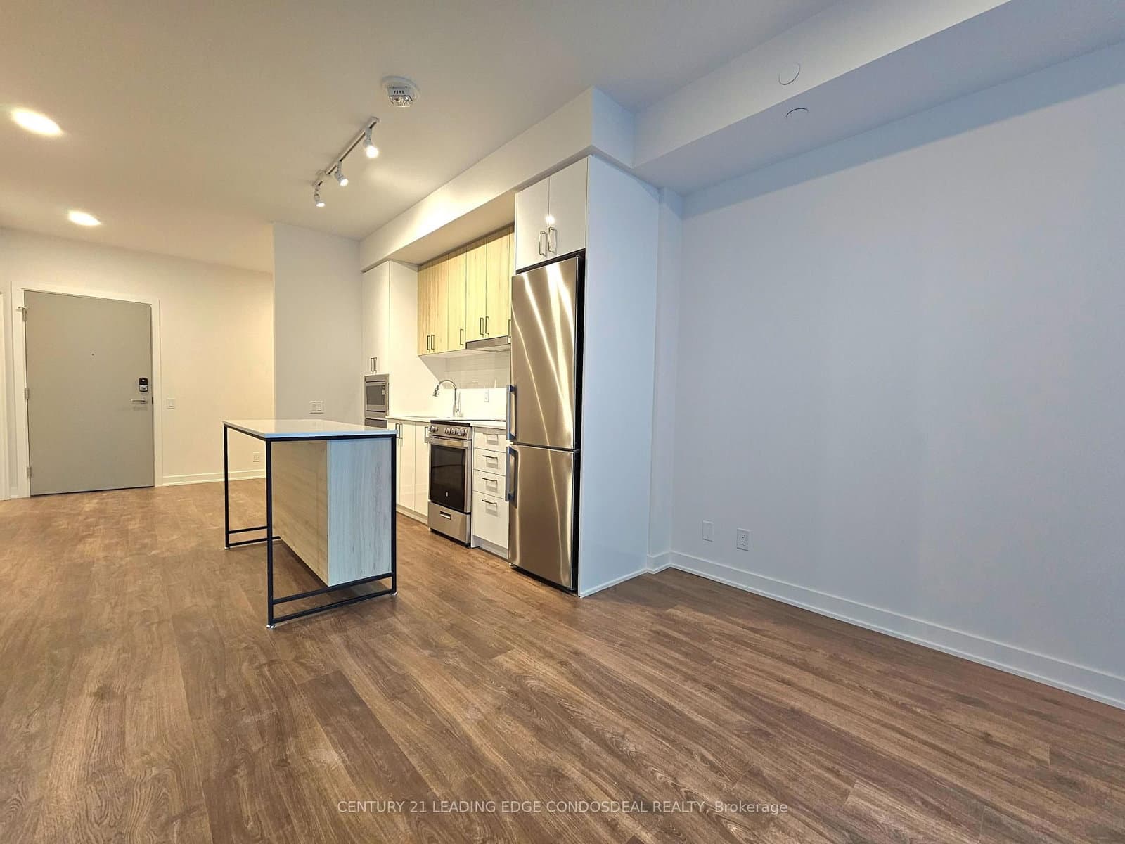 30 Upper Mall Way, Unit 419 - Image 5