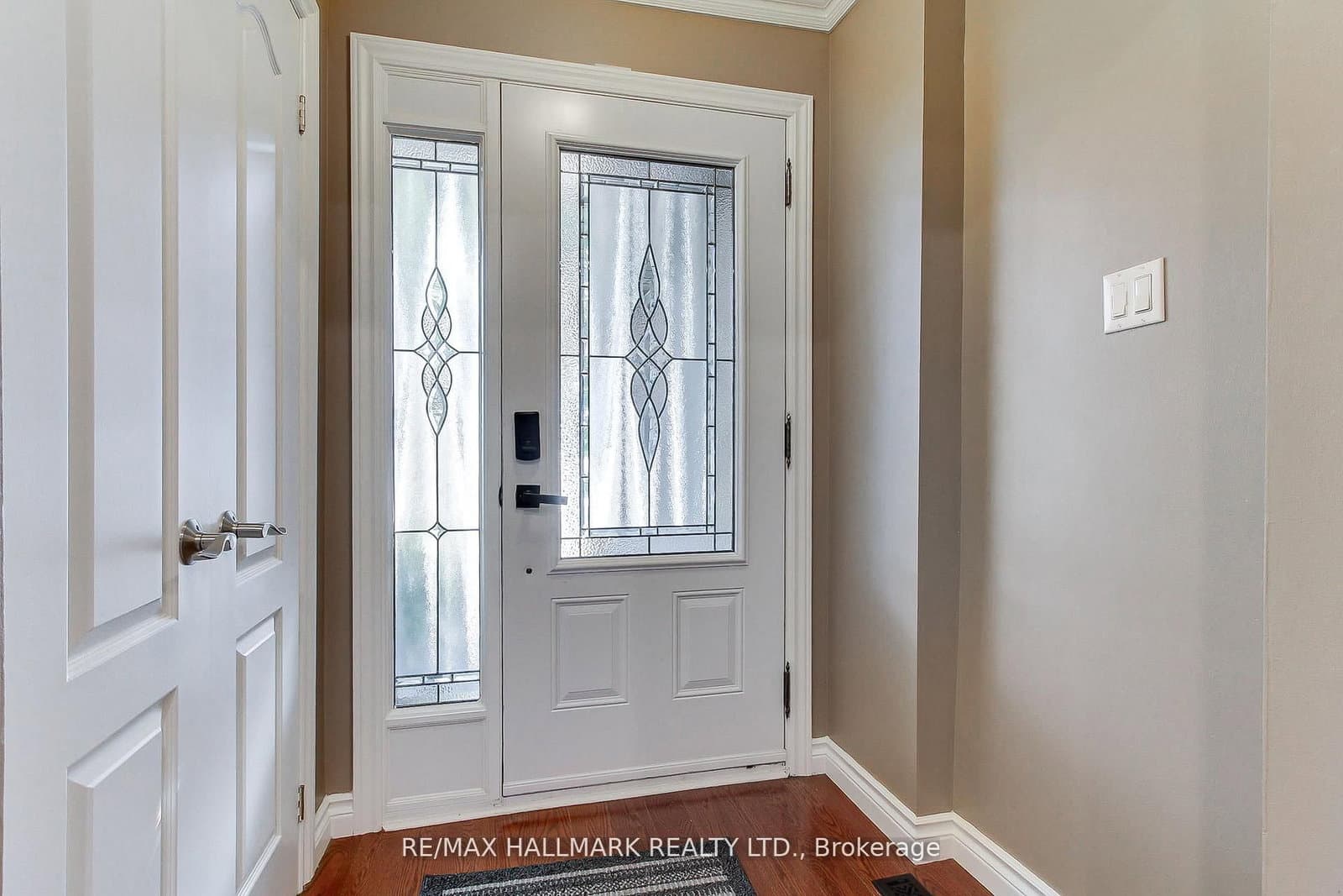 865 Arnold Crescent - Image 6