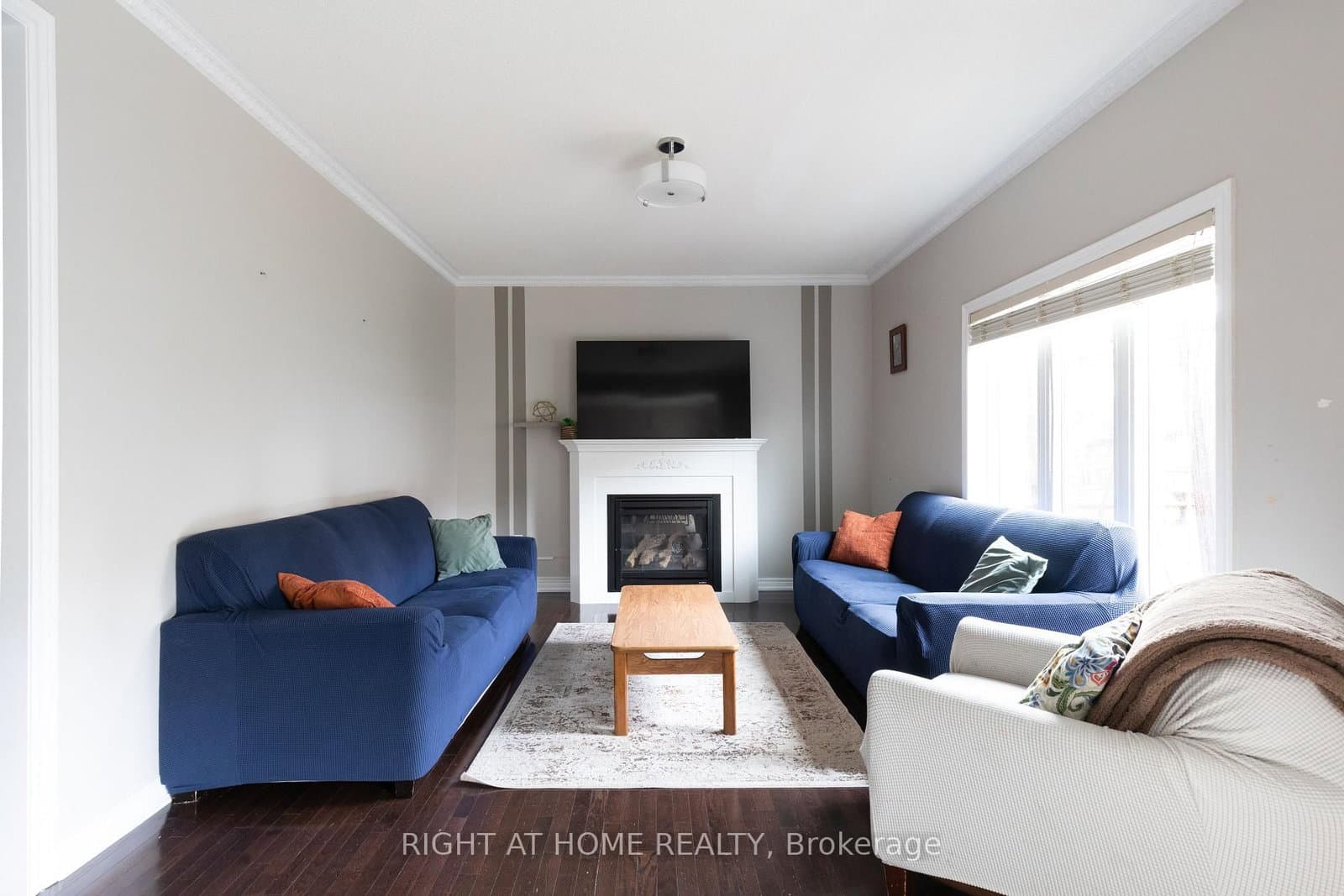 182 Maurier Boulevard - Image 3