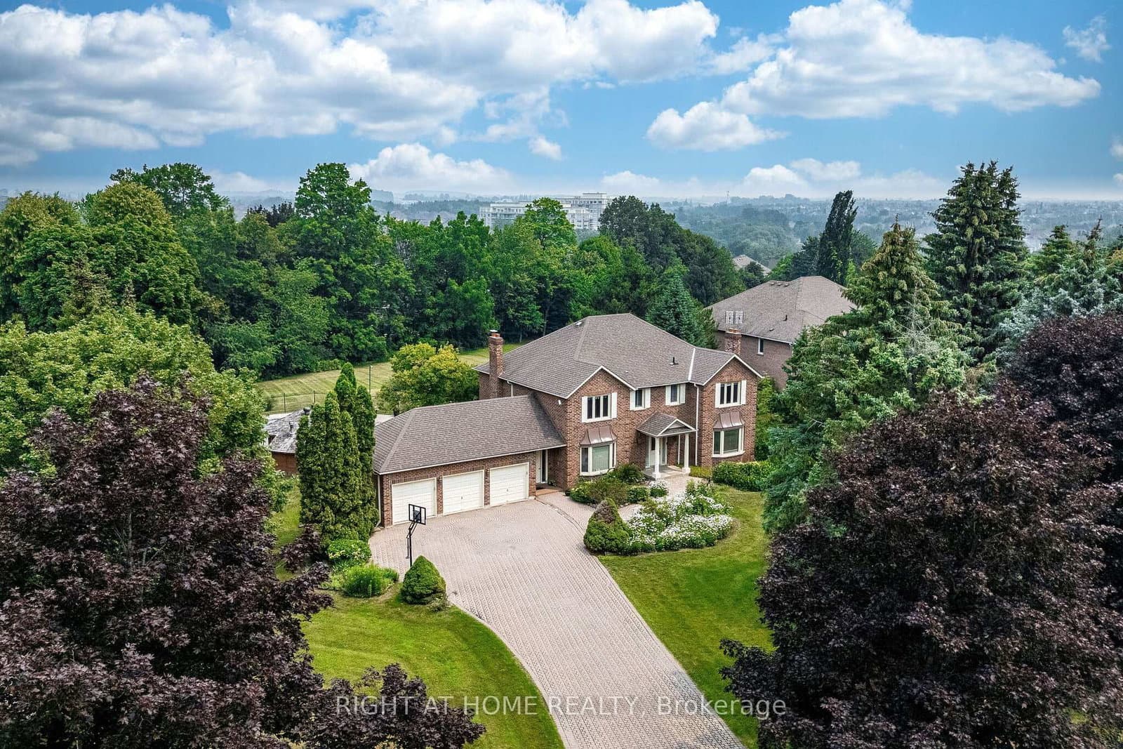 9 Glenridge Drive - Image 1