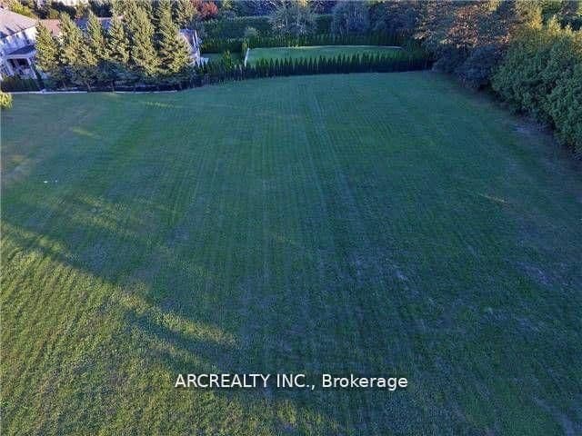 655 Woodland Acres Crescent - Image 1