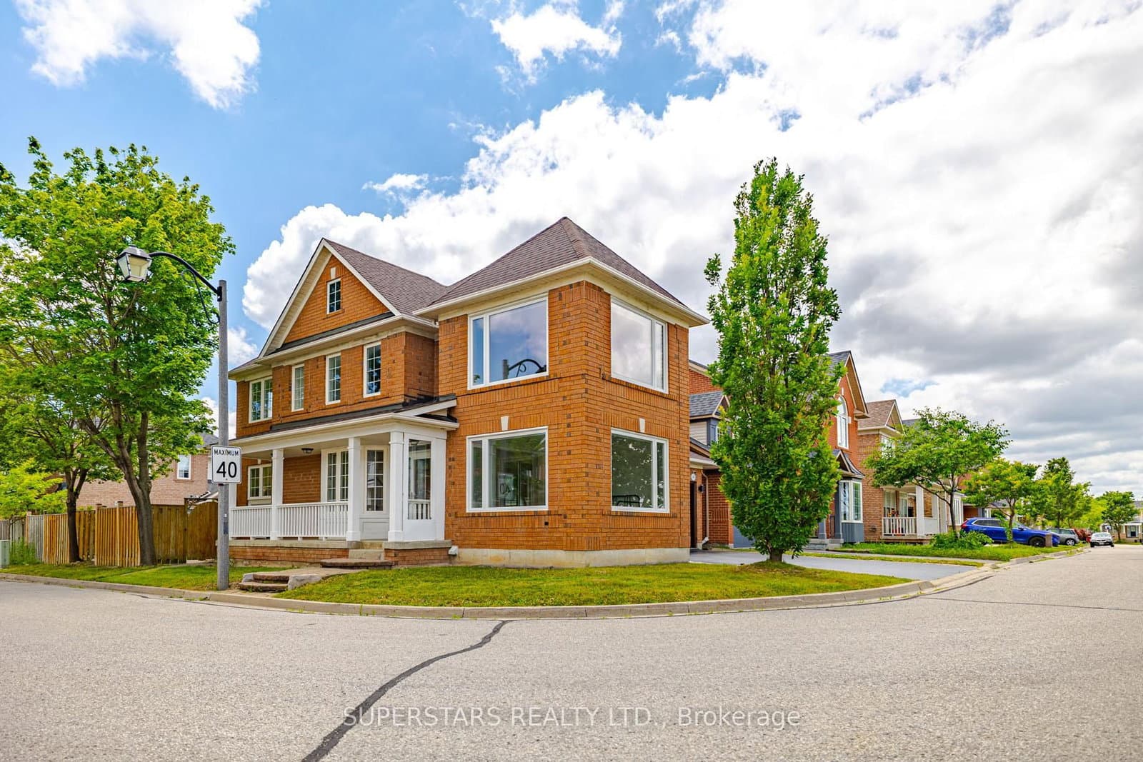 45 Tower Bridge Crescent - Image 1