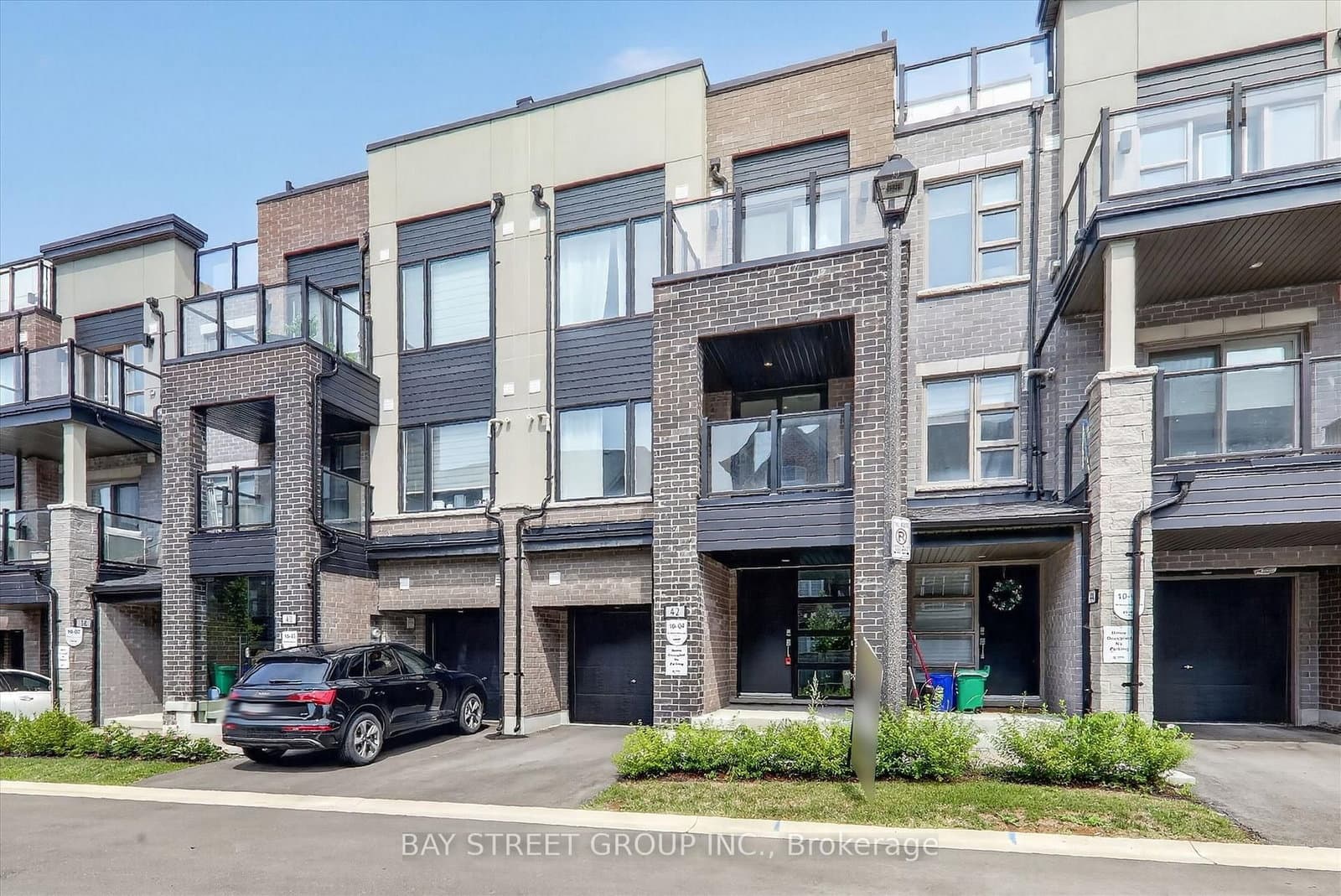 42 HERMAN GILROY Lane - Image 2