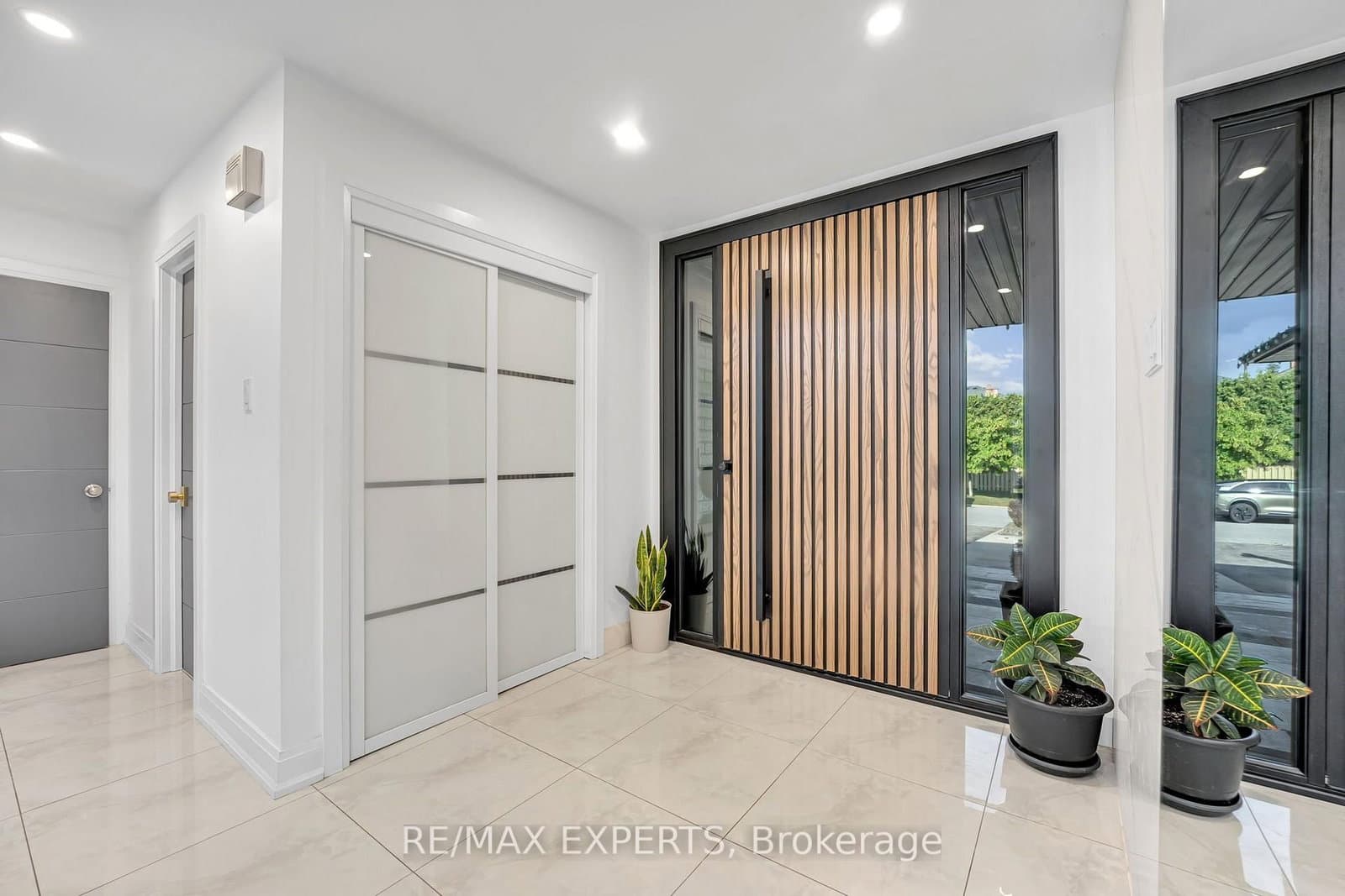 212 Bordeaux Drive - Image 4