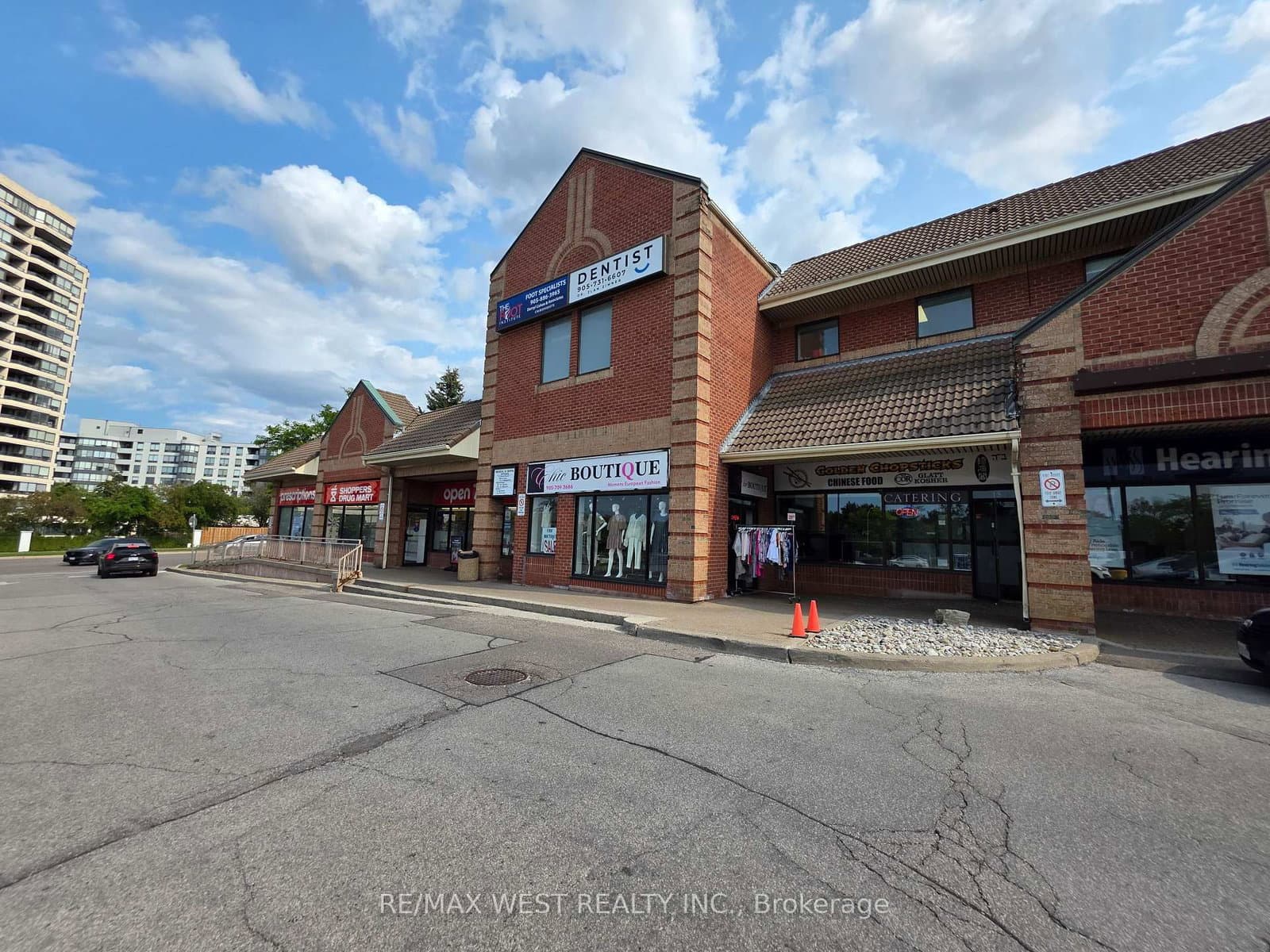 441 Clark Avenue W, Unit 16A - Image 2