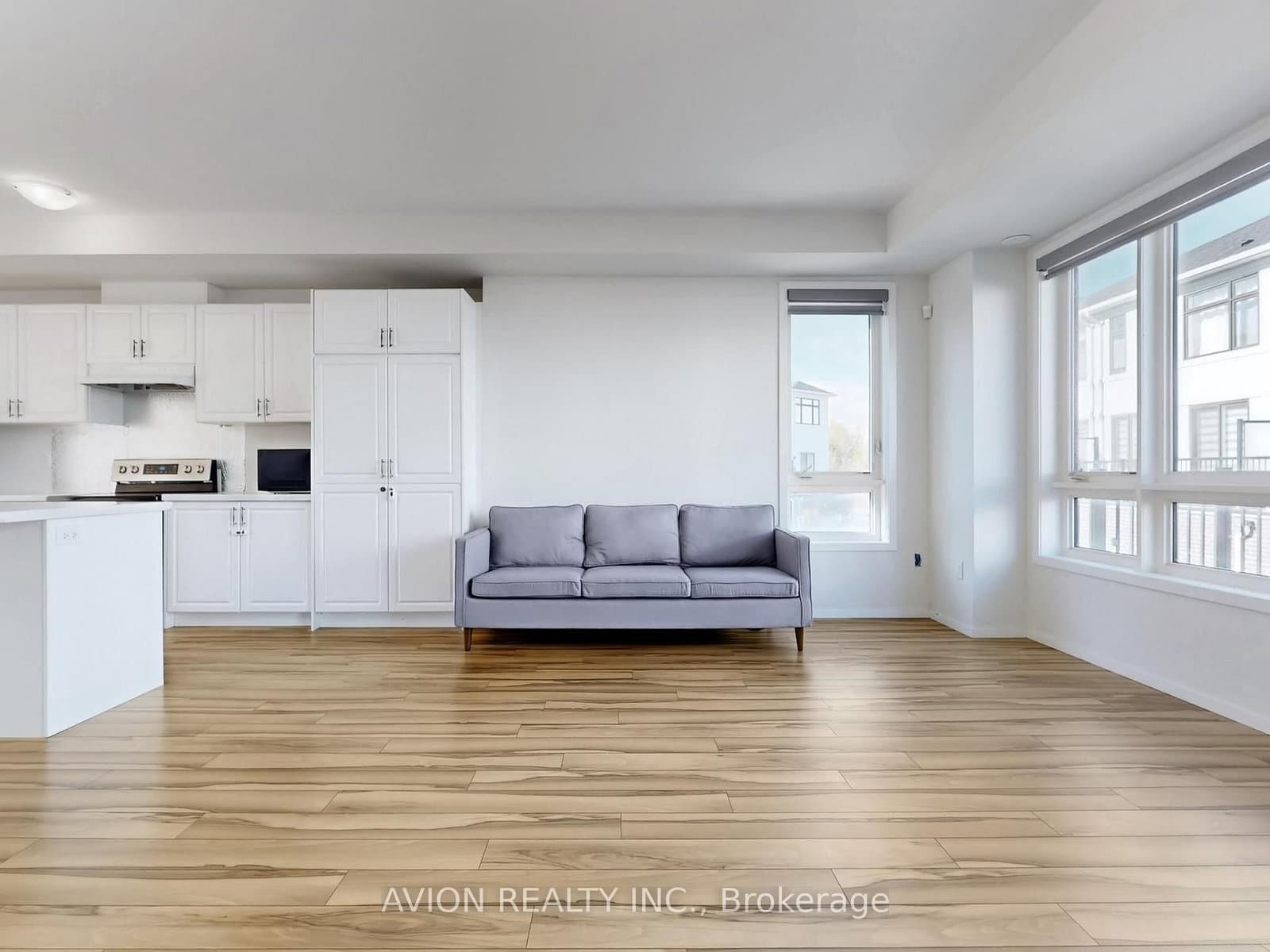 35 Thomas Armstrong Lane - Image 3
