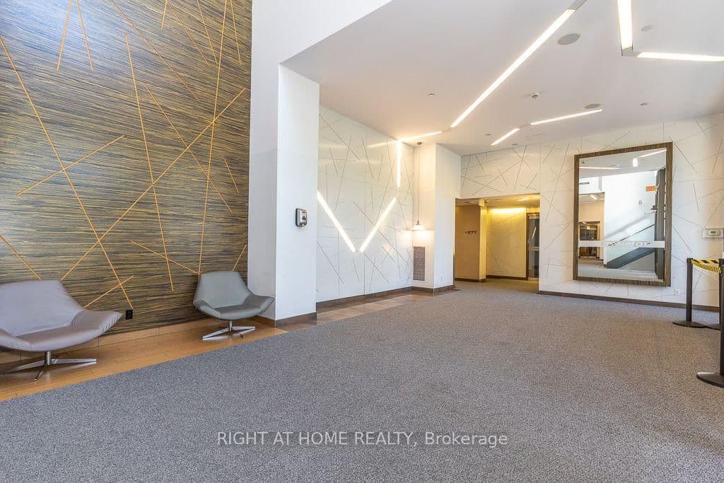 325 South Park Road, Unit Ph05 - Image 3