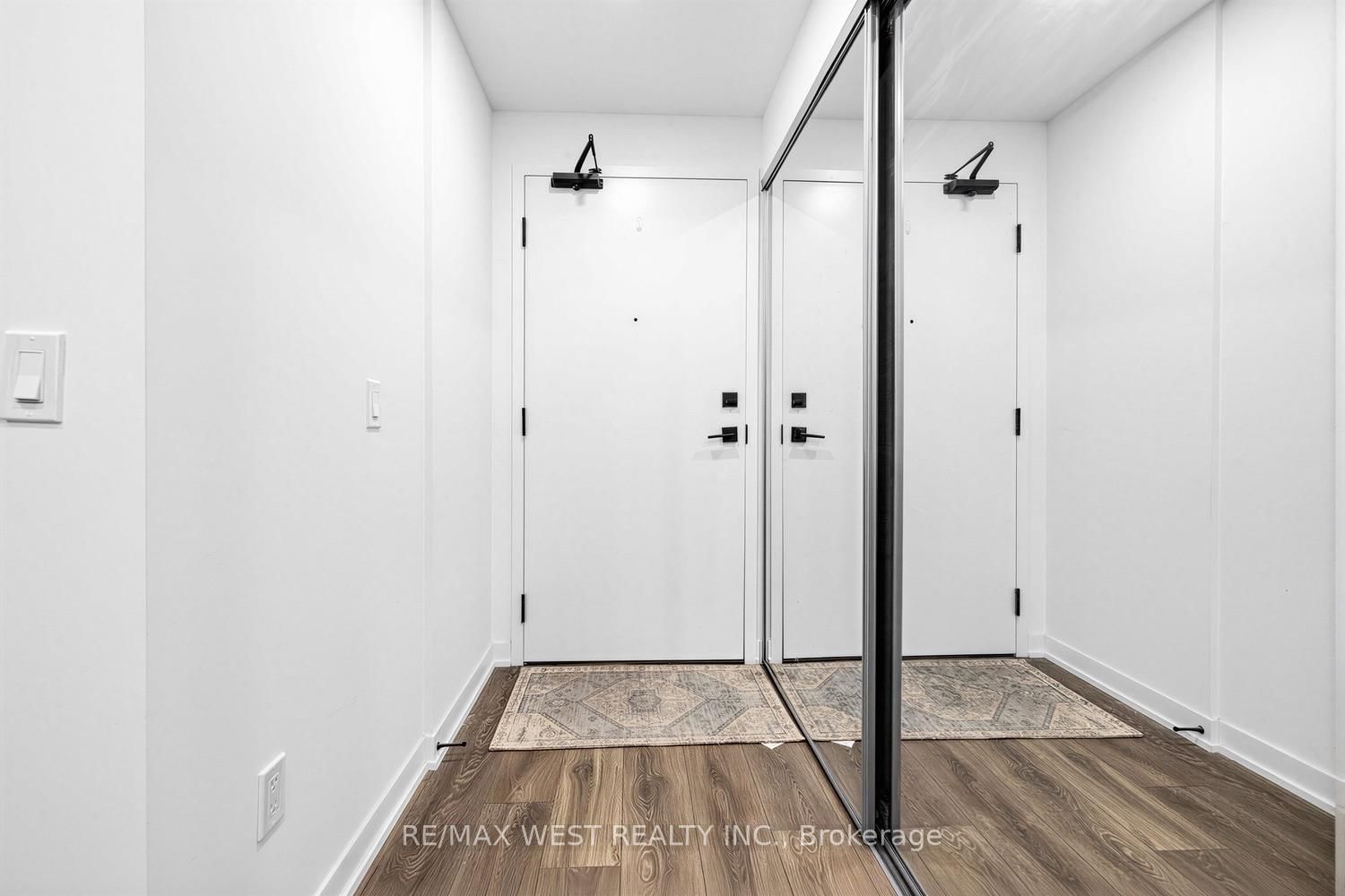 10 Abeja Street, Unit 1516 - Image 3