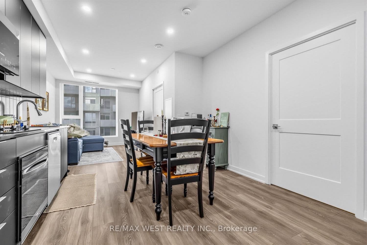 10 Abeja Street, Unit 1516 - Image 4
