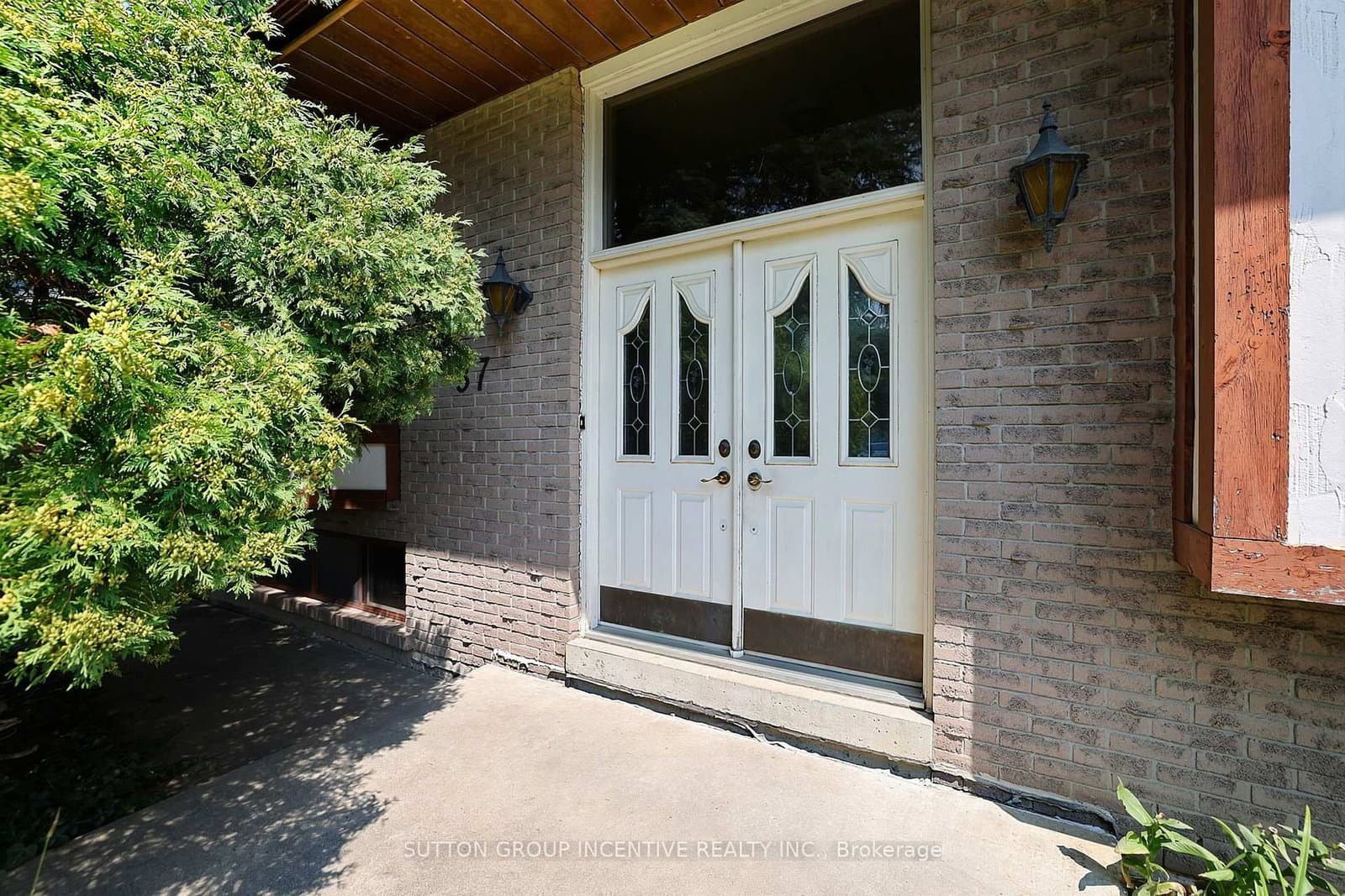 37 Moore Park Drive - Image 4