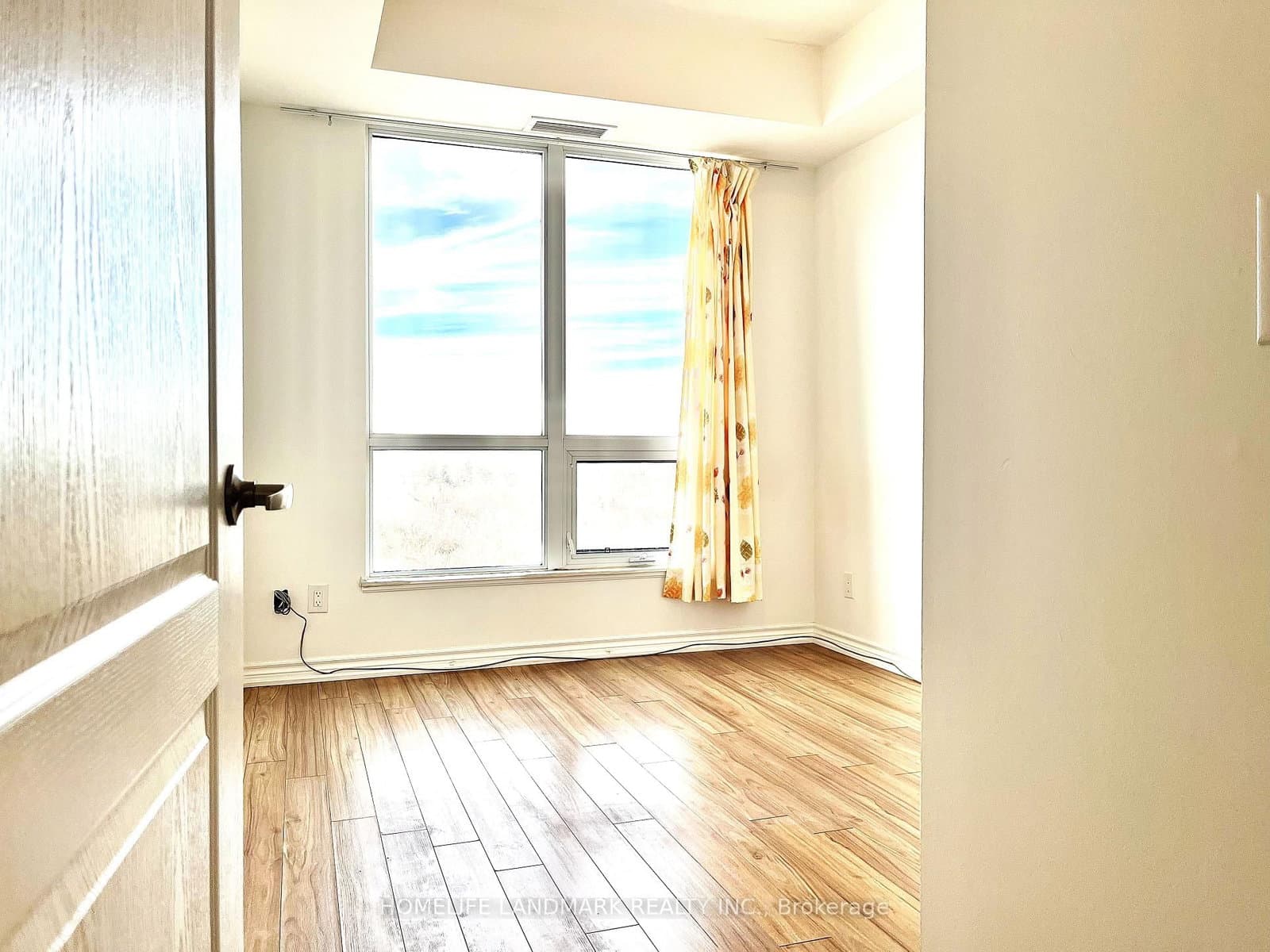 8323 Kennedy Road W, Unit 821 - Image 5