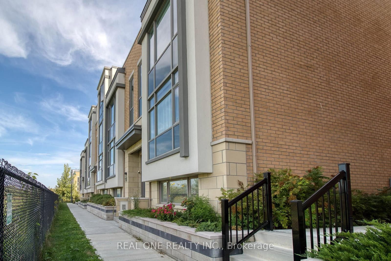 12 Teasel Way - Image 2