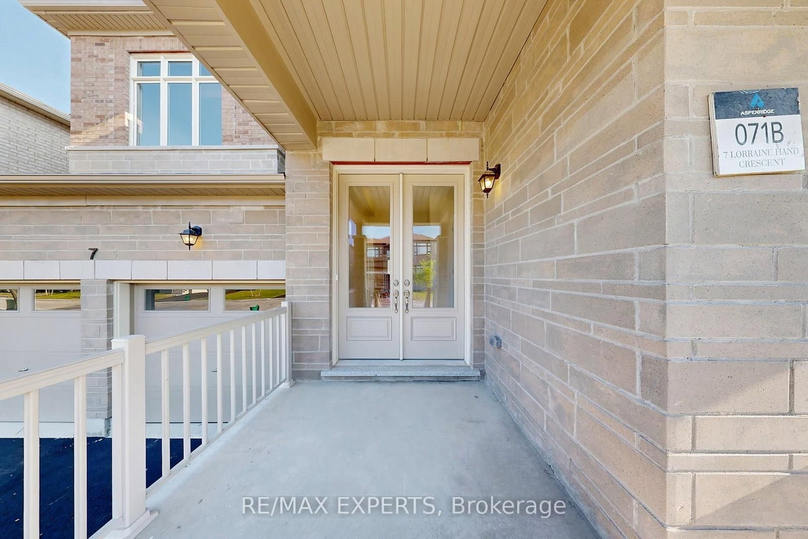 7 Lorraine Hand Crescent - Image 4