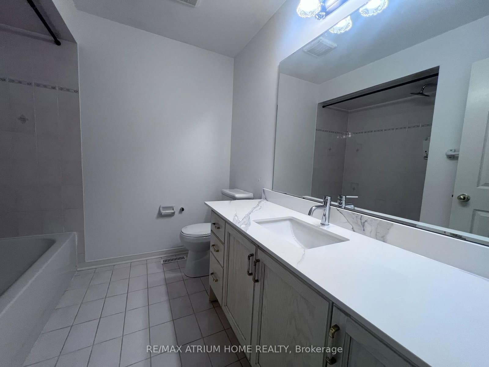 18 Breezeway Crescent - Image 6