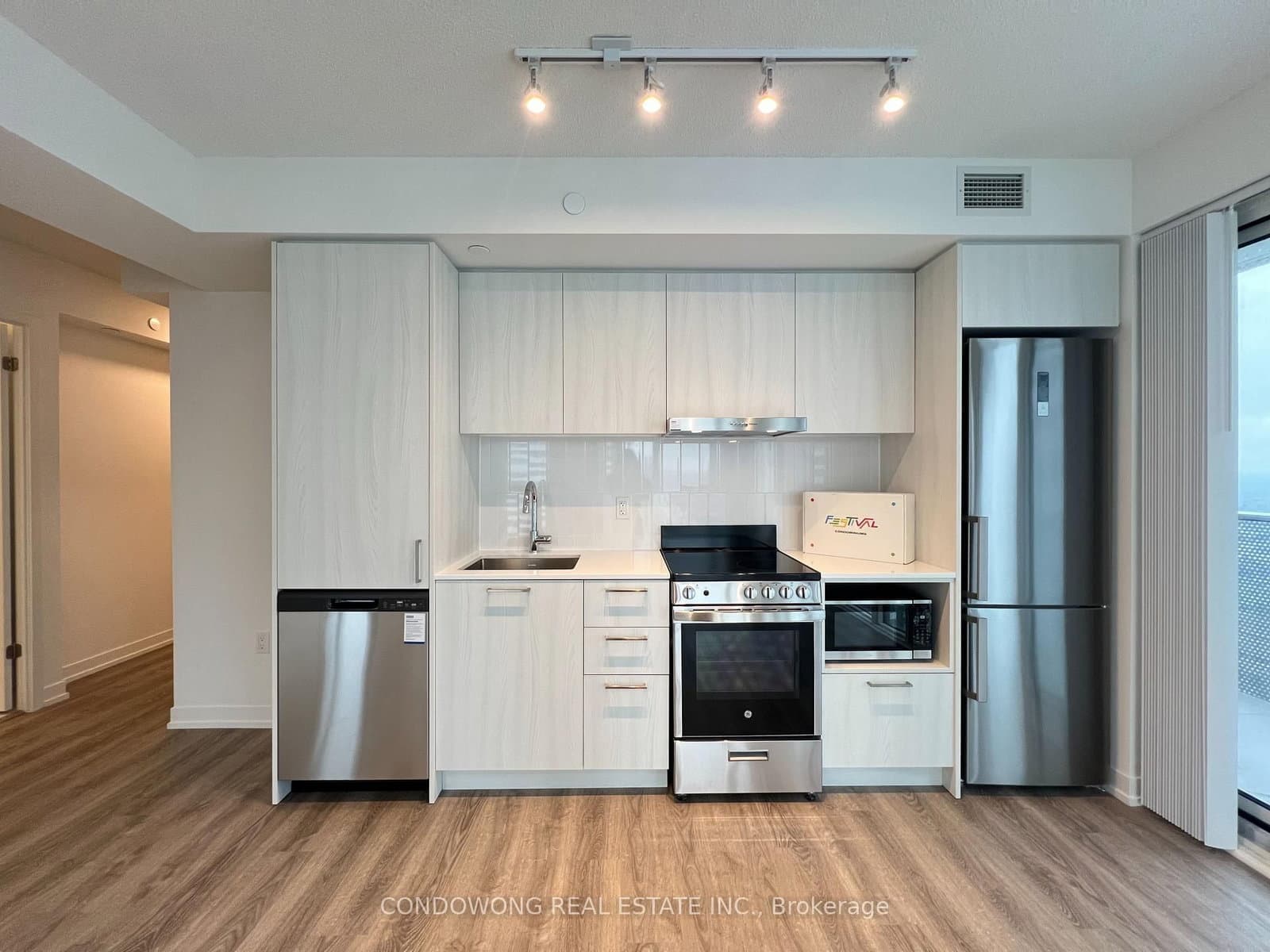 195 Commerce Street, Unit 4015 - Image 2