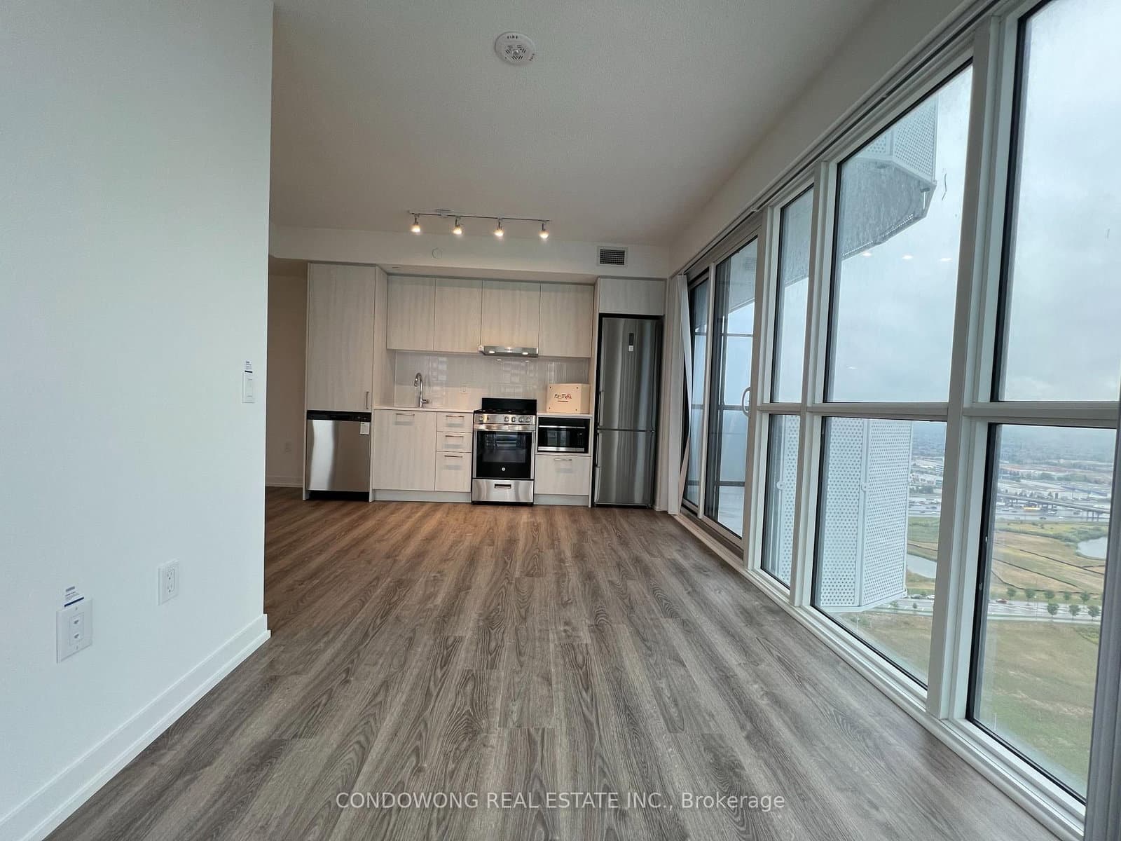 195 Commerce Street, Unit 4015 - Image 4