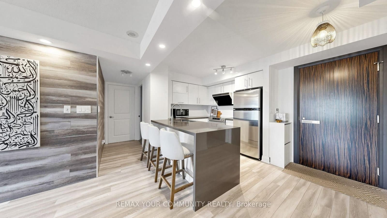 273 South Park Road, Unit 215 - Image 2