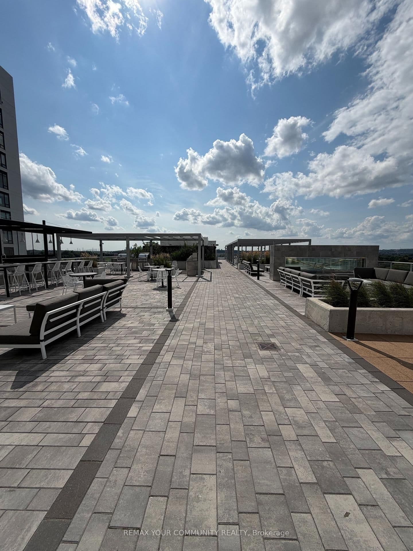 8888 Yonge Street, Unit 803 - Image 6