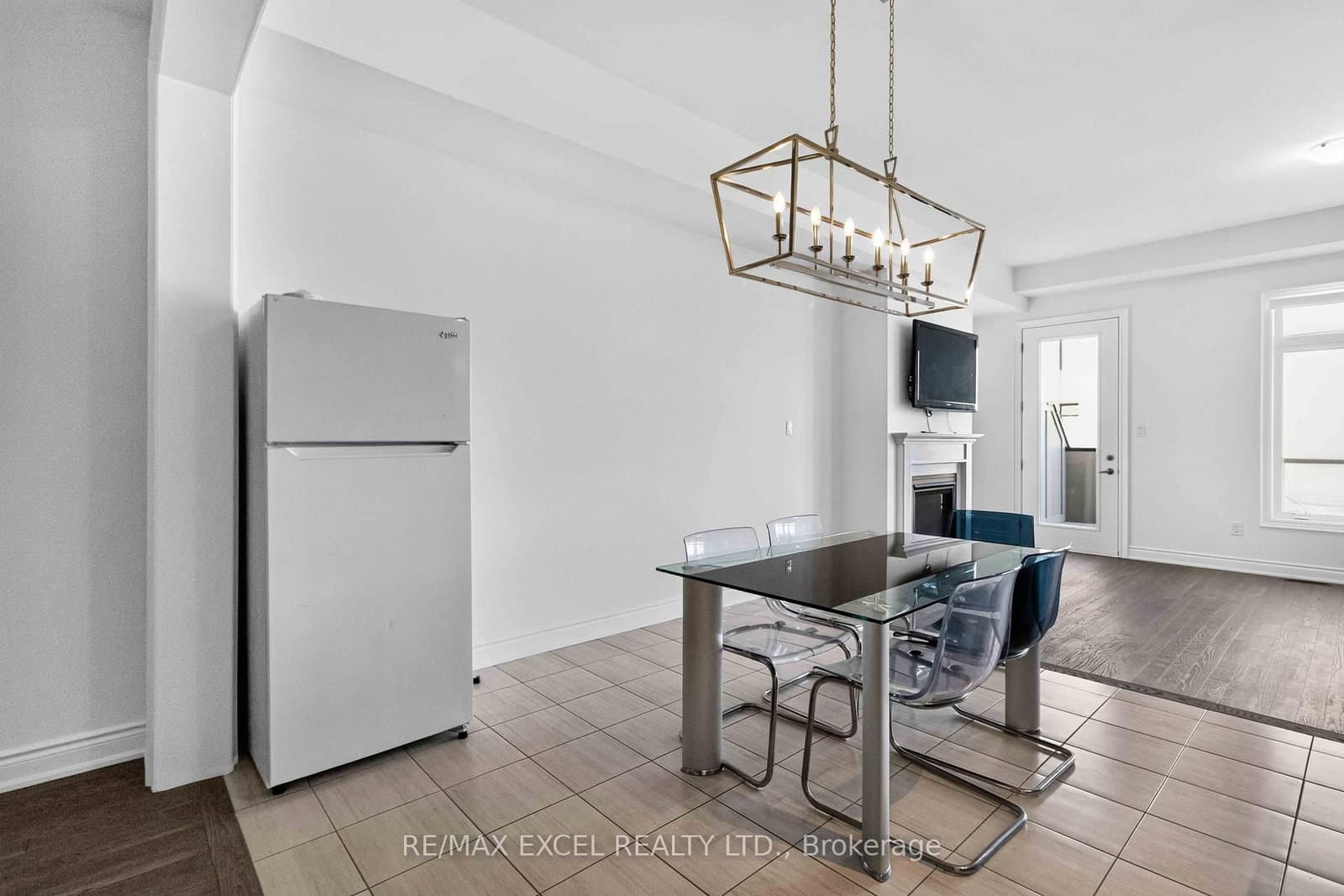 9540 Weston Road, Unit Upper - Image 6