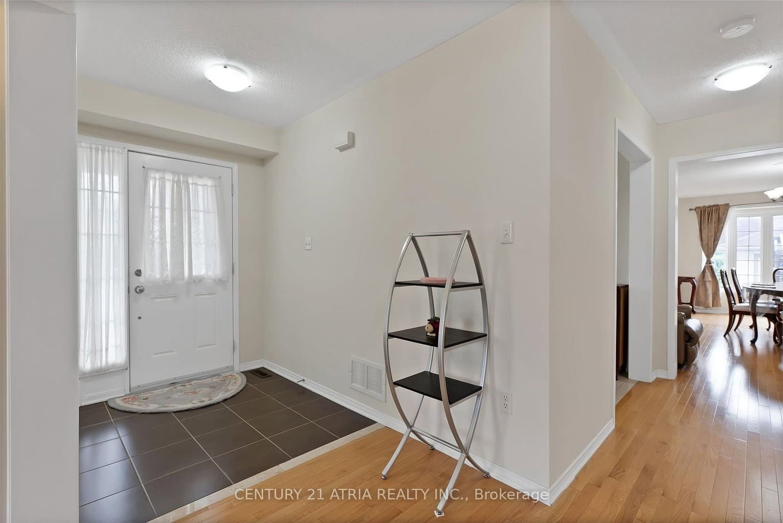 100 Gas Lamp Lane - Image 3