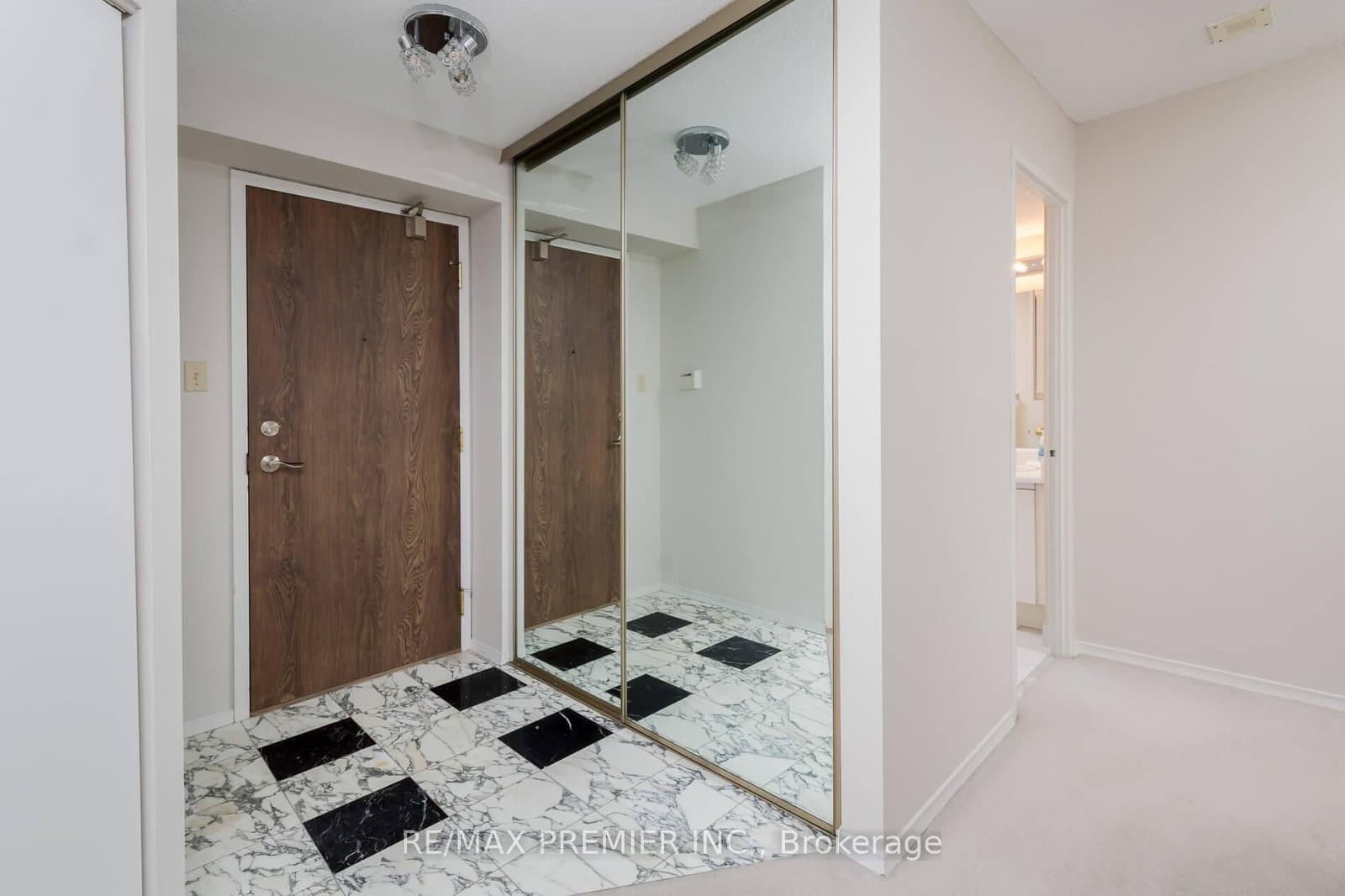 7440 Bathurst Street, Unit 1614 - Image 6
